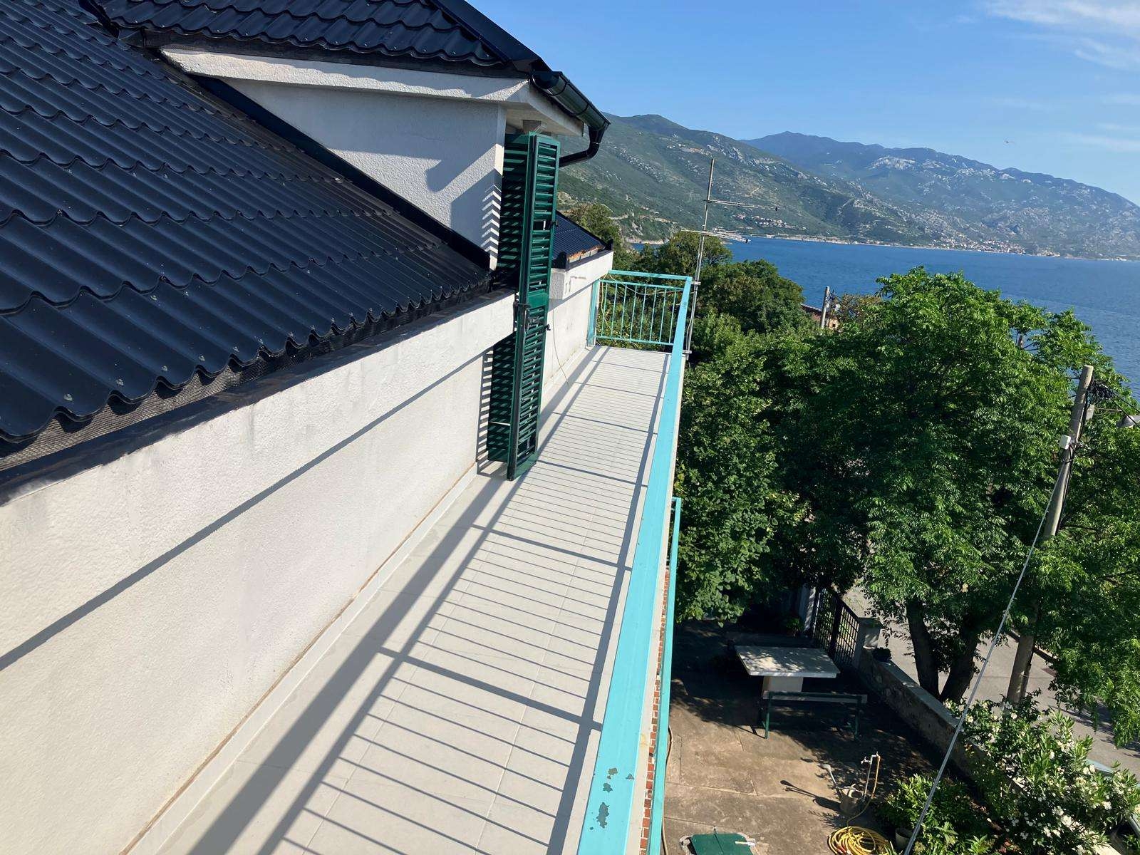 Two bedroom apartment with balcony and sea view Senj  A-a