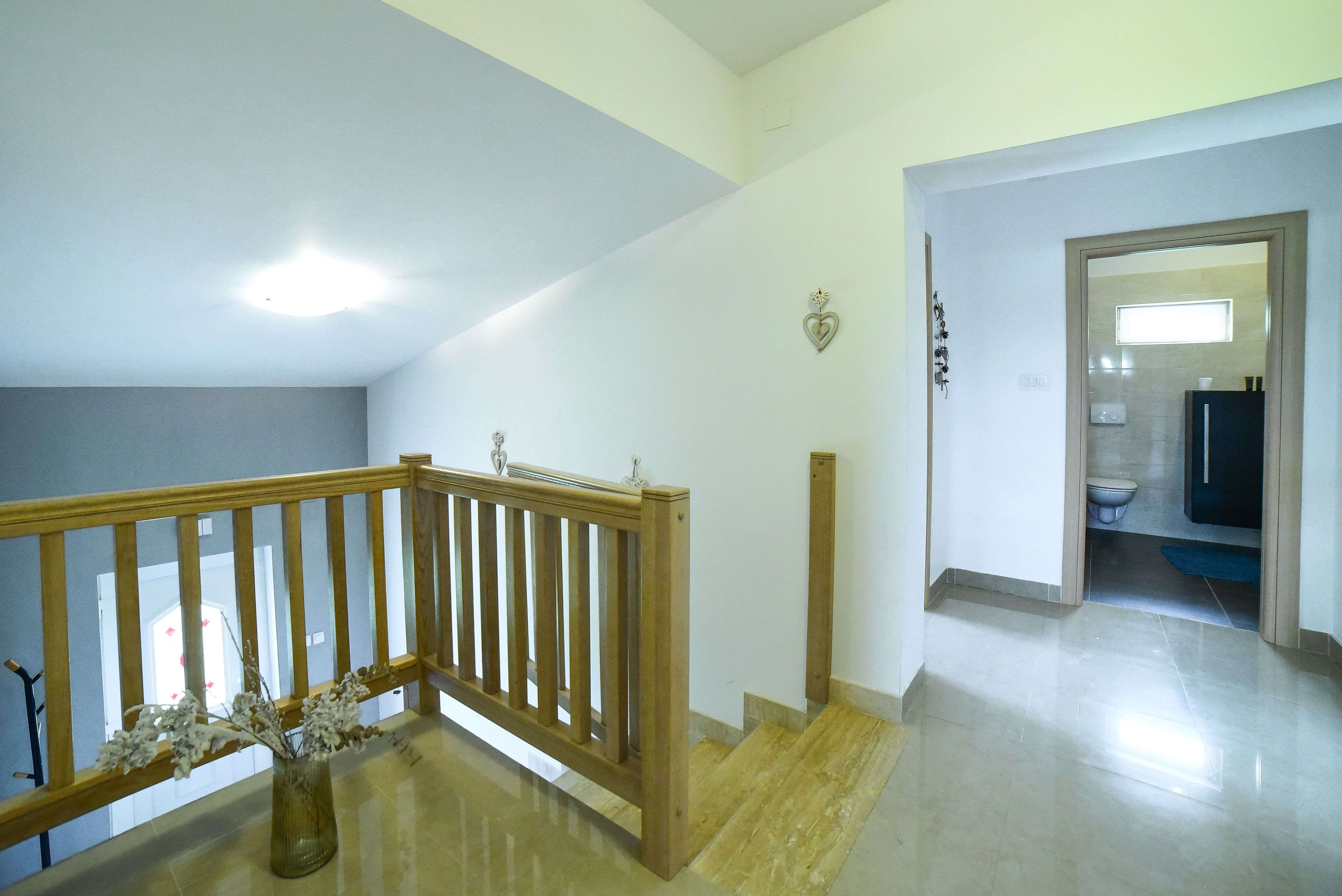 Two bedroom apartment with balcony Sinj, Zagora  A-a