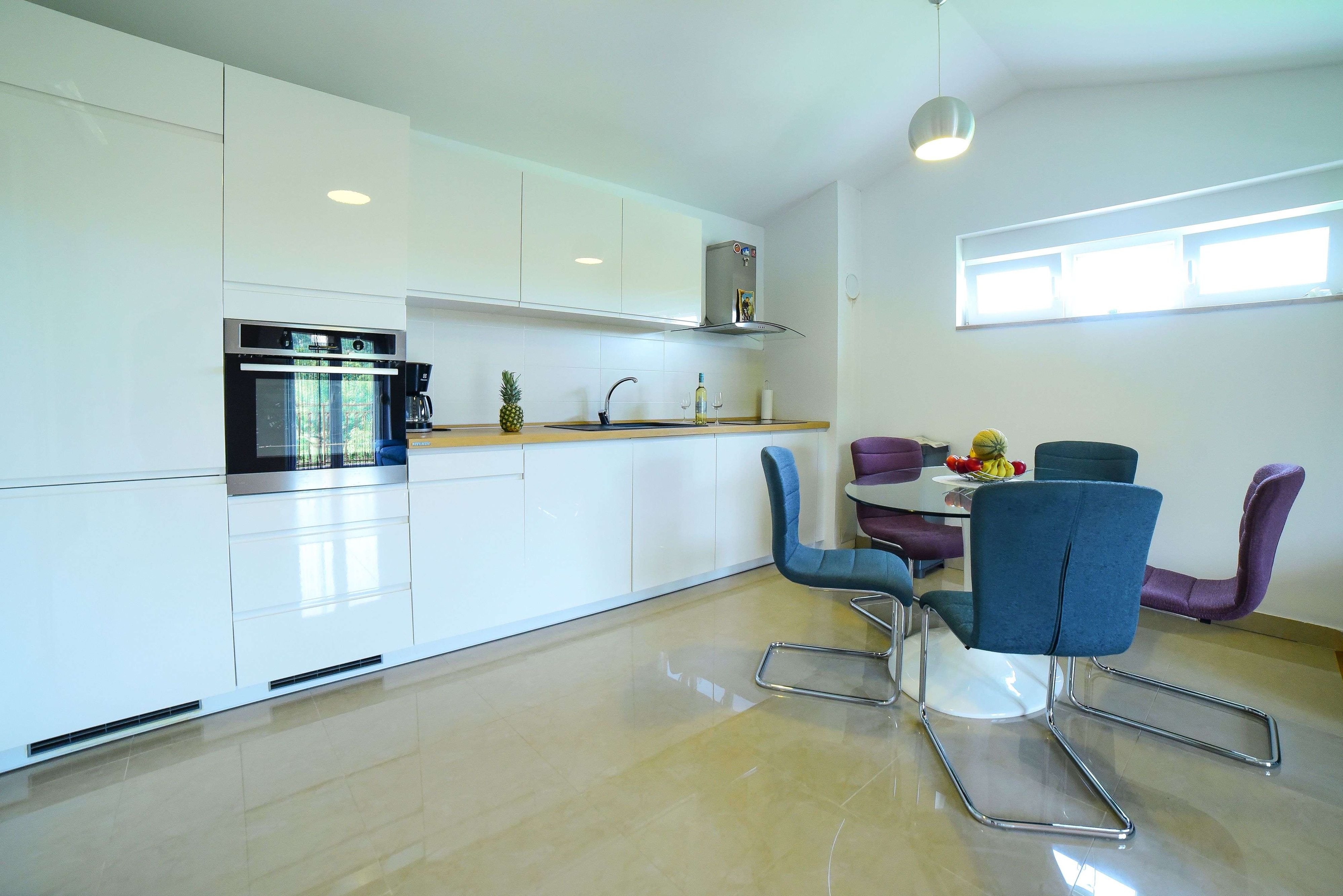 Dvosobni apartman s balkonom Sinj, Zagora  A-a