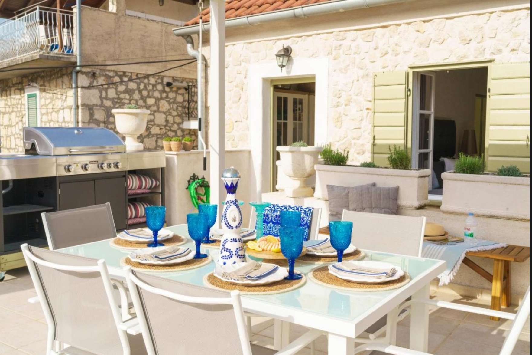 Four bedroom house with terrace and sea view Zaton, Krka  K