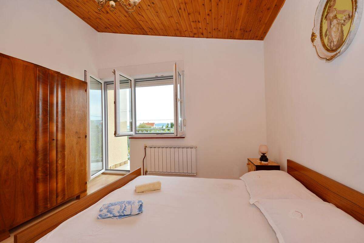 Three bedroom house with balcony and sea view Kaštel Štafilić, Kaštela  K