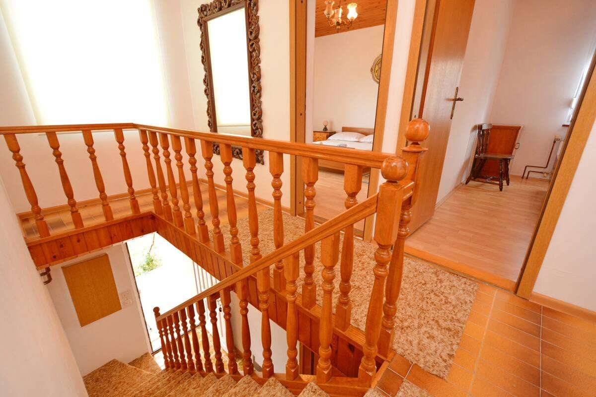 Three bedroom house with balcony and sea view Kaštel Štafilić, Kaštela  K