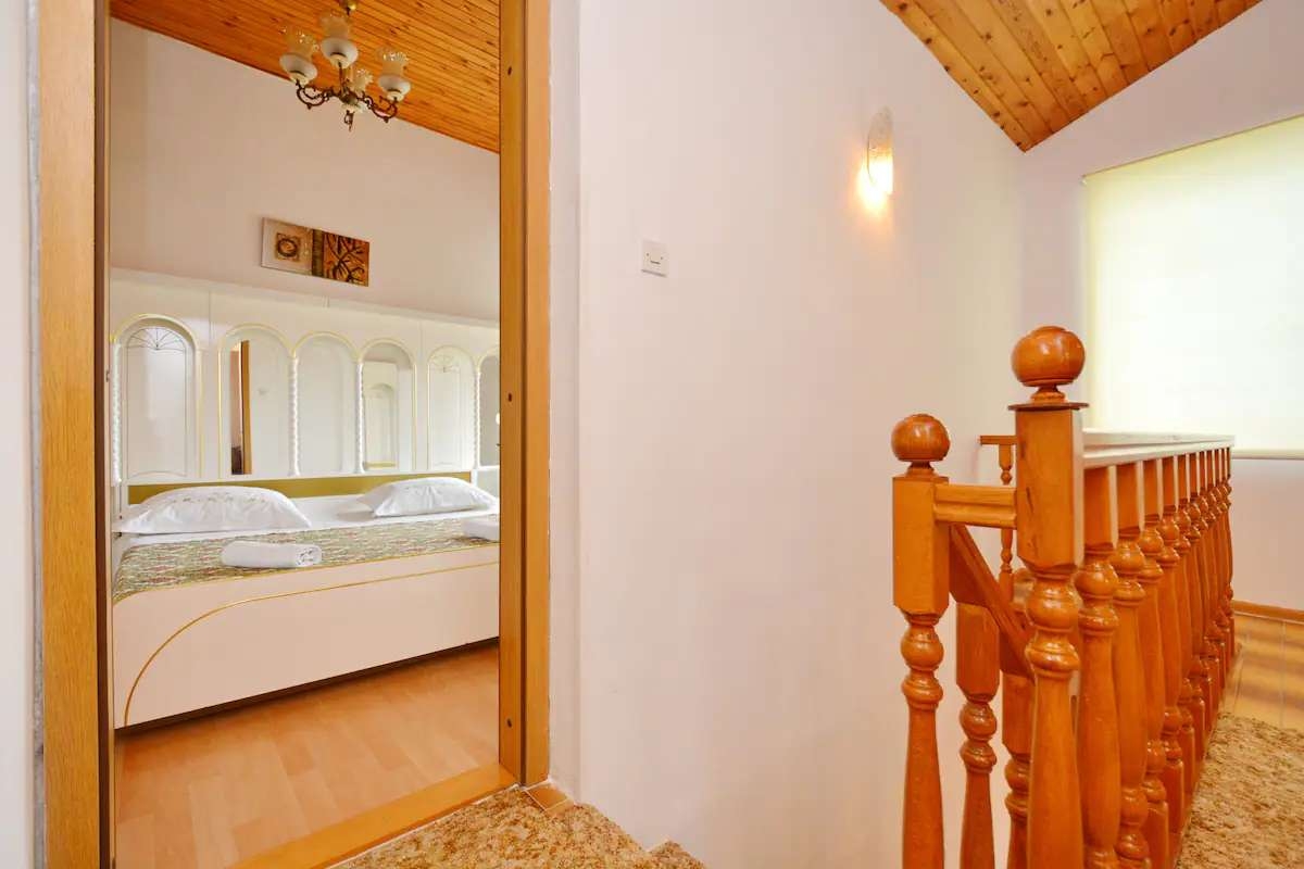 Three bedroom house with balcony and sea view Kaštel Štafilić, Kaštela  K