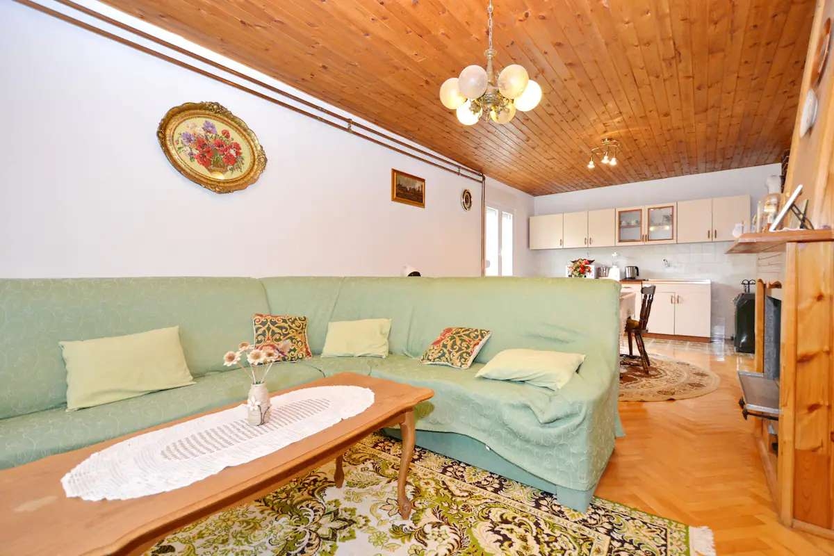 Three bedroom house with balcony and sea view Kaštel Štafilić, Kaštela (K-23408) Three bedroom house with balcony and sea view Kaštel Štafilić, Kaštela (K-23408)