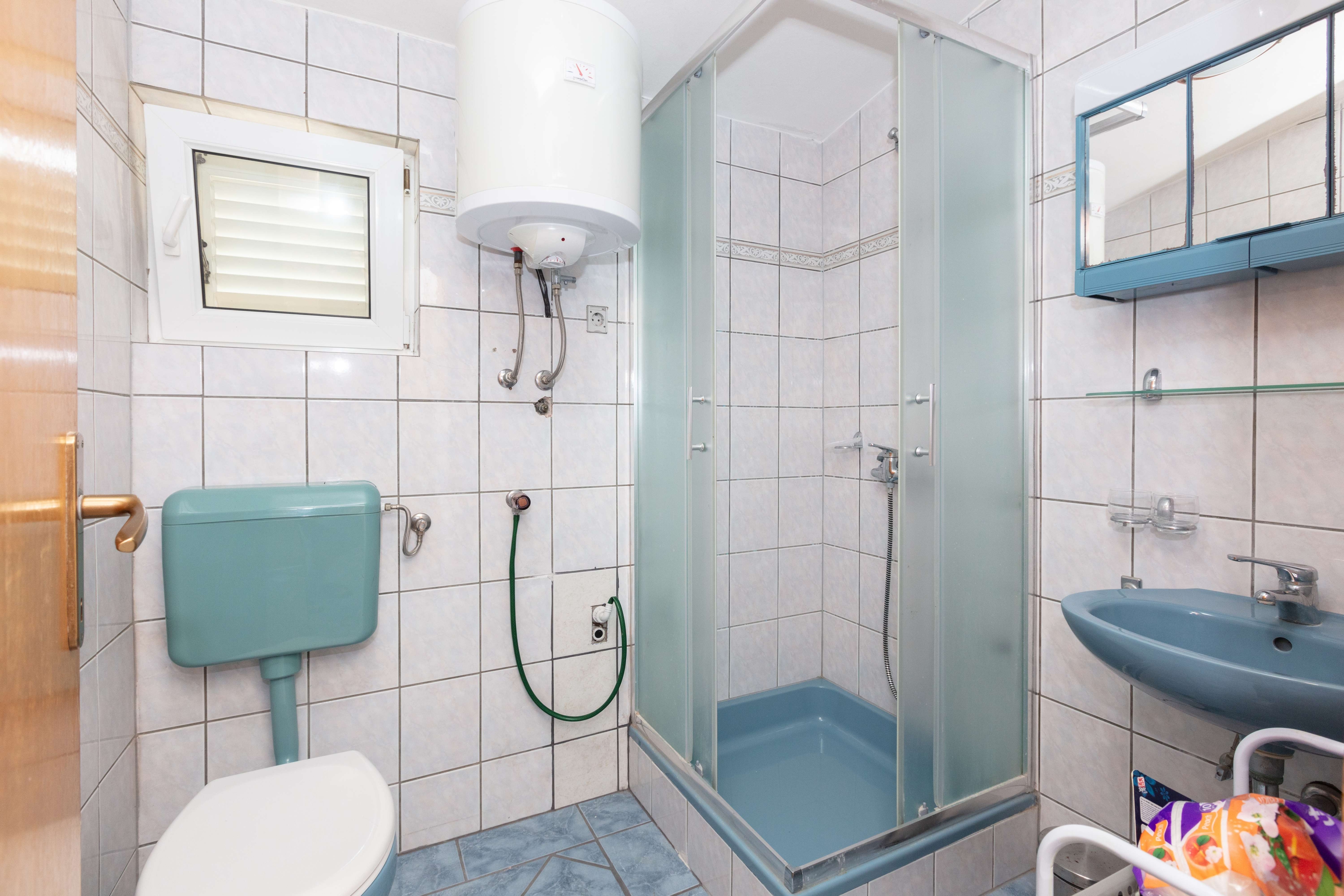 Two bedroom apartment near beach Rogoznica  A-a