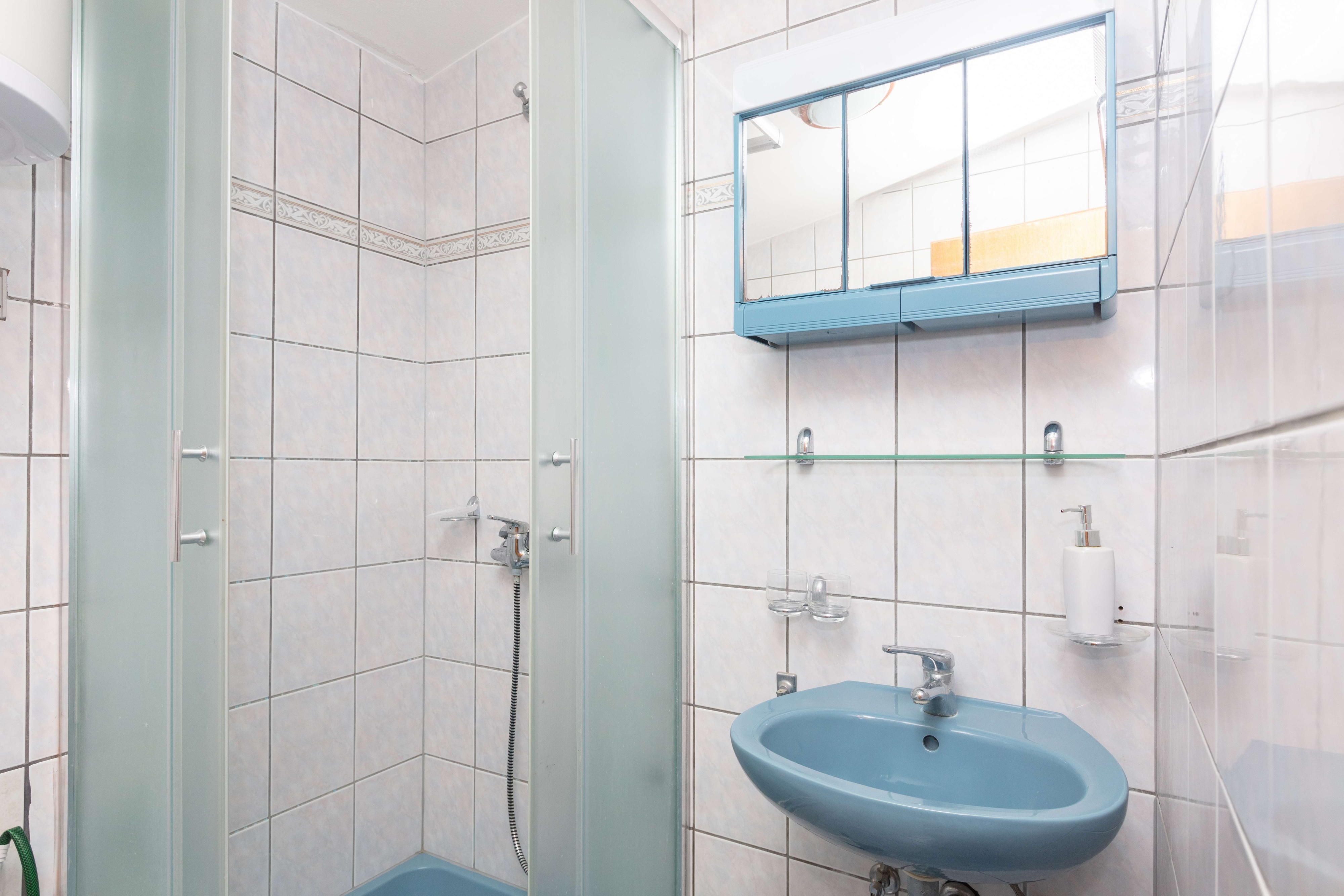 Two bedroom apartment near beach Rogoznica  A-a