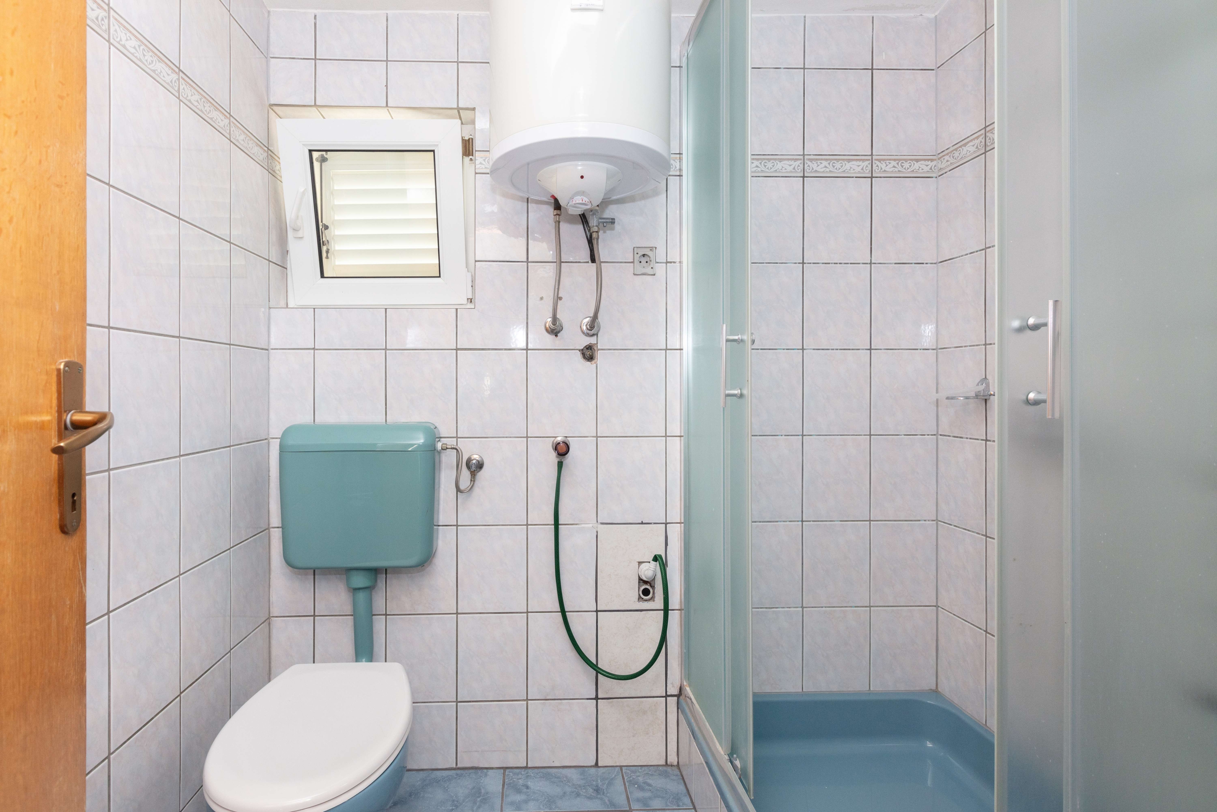 Two bedroom apartment near beach Rogoznica  A-a
