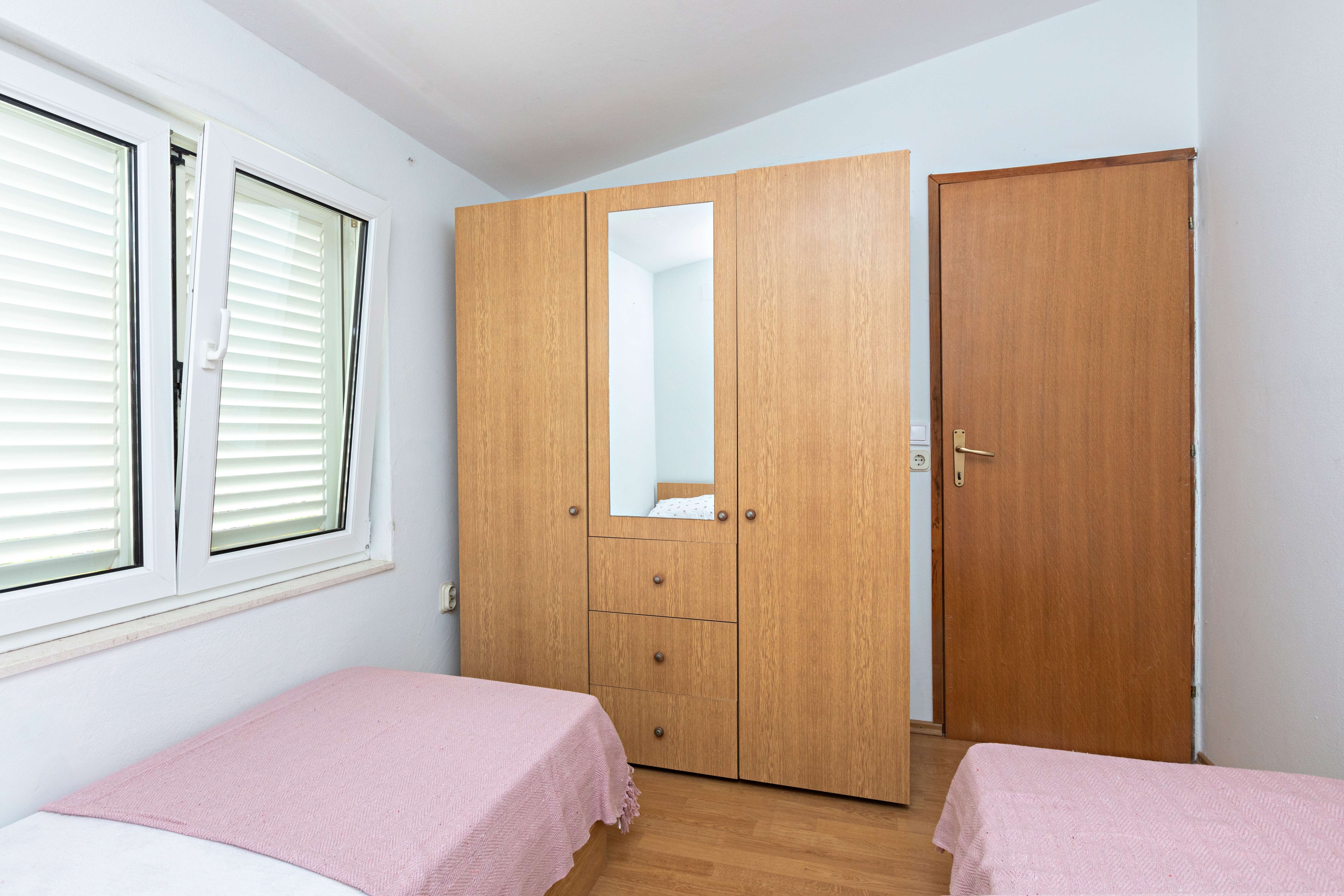 Two bedroom apartment near beach Rogoznica  A-a