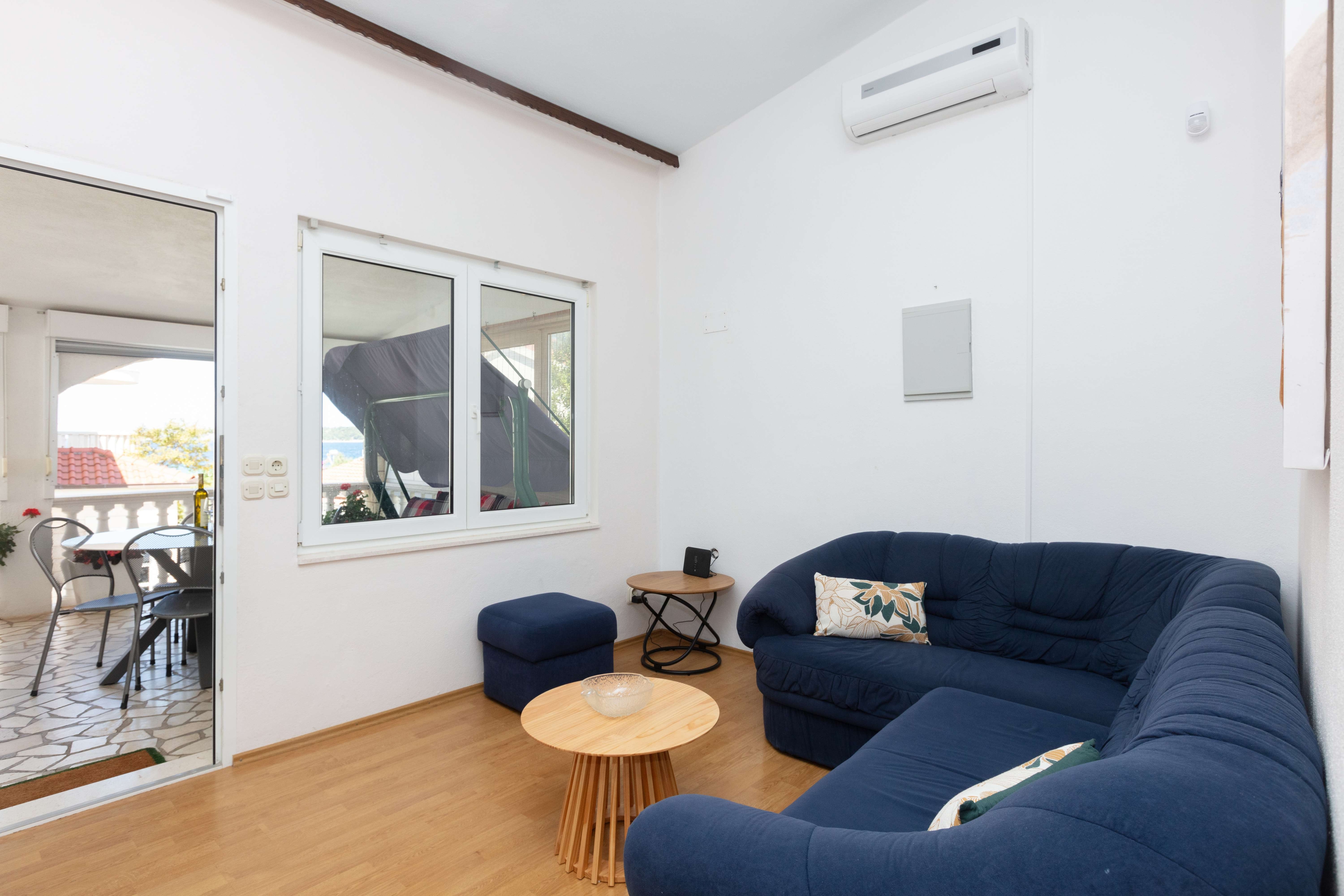 Two bedroom apartment near beach Rogoznica (A-23414-a) Two bedroom apartment near beach Rogoznica (A-23414-a)