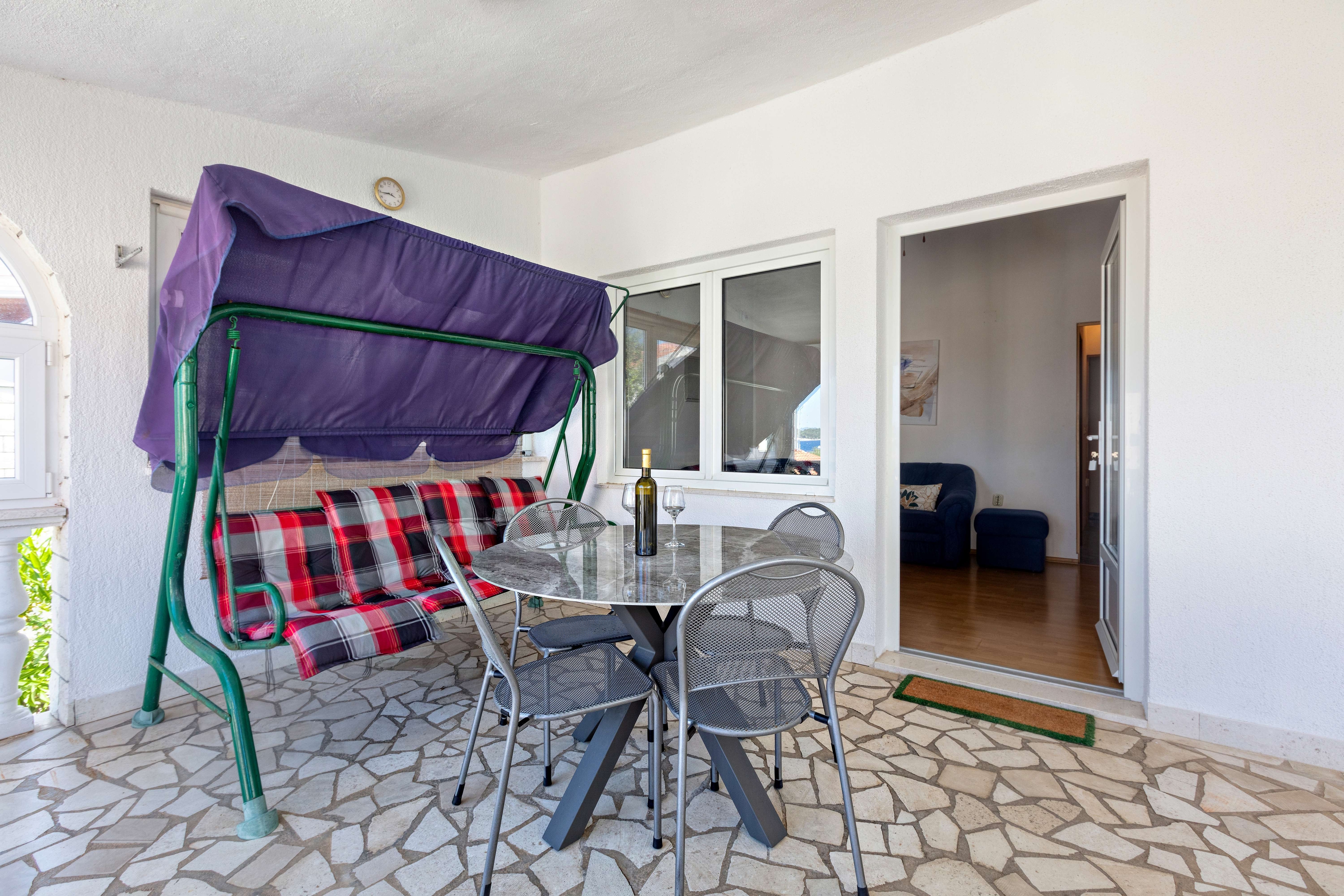 Two bedroom apartment near beach Rogoznica  A-a