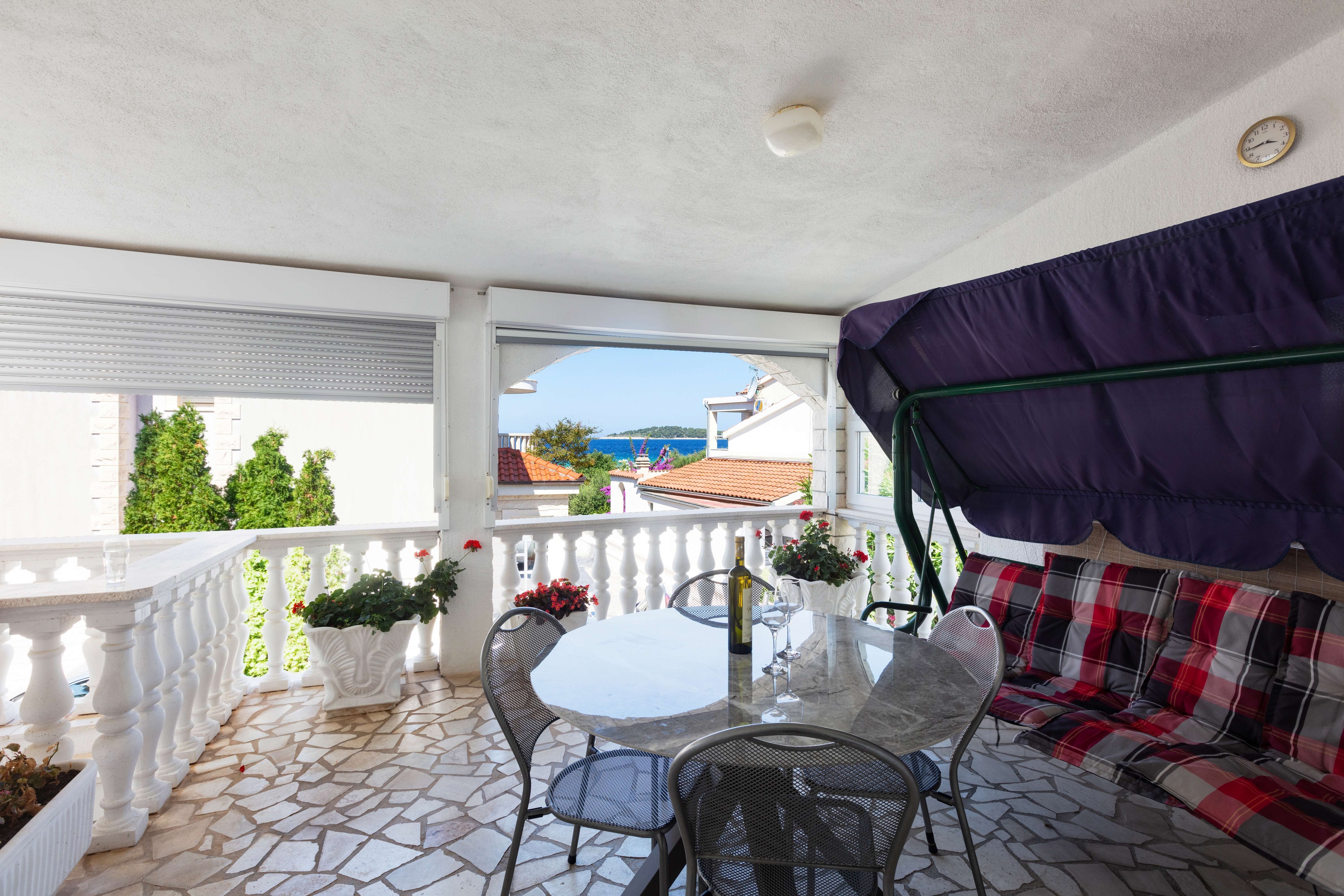 Two bedroom apartment near beach Rogoznica  A-a