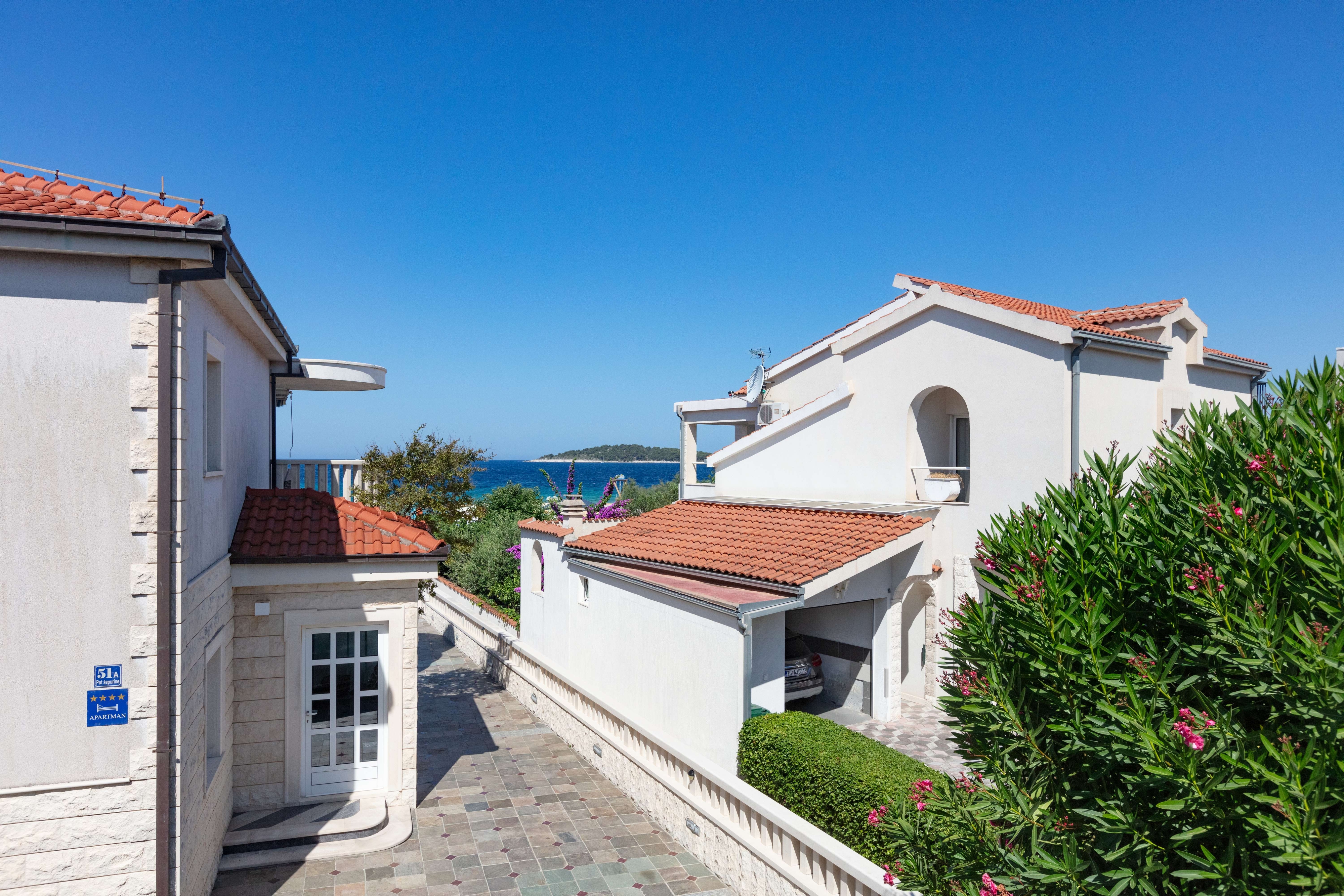 Two bedroom apartment near beach Rogoznica  A-a