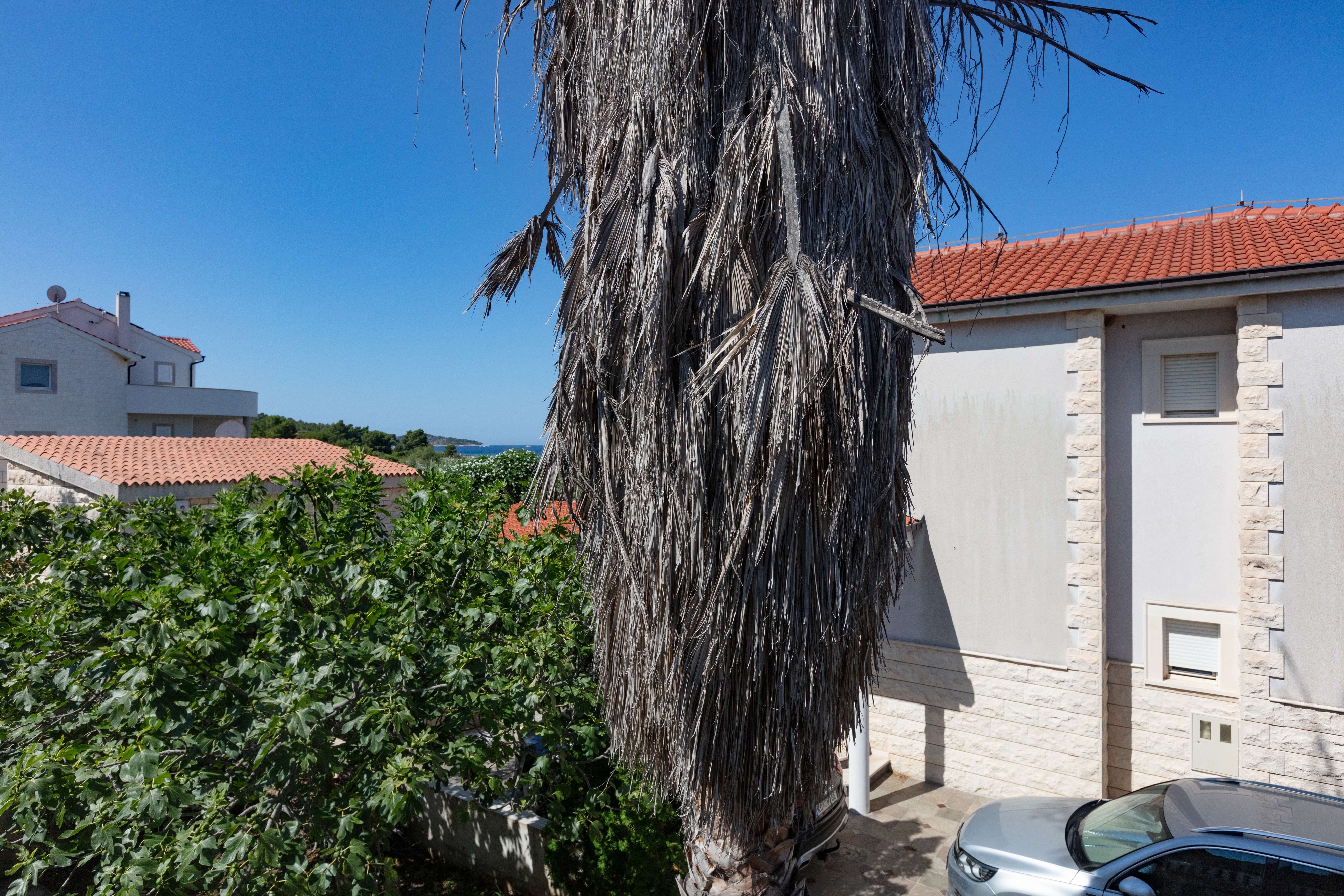 One bedroom apartment near beach Rogoznica  A-b