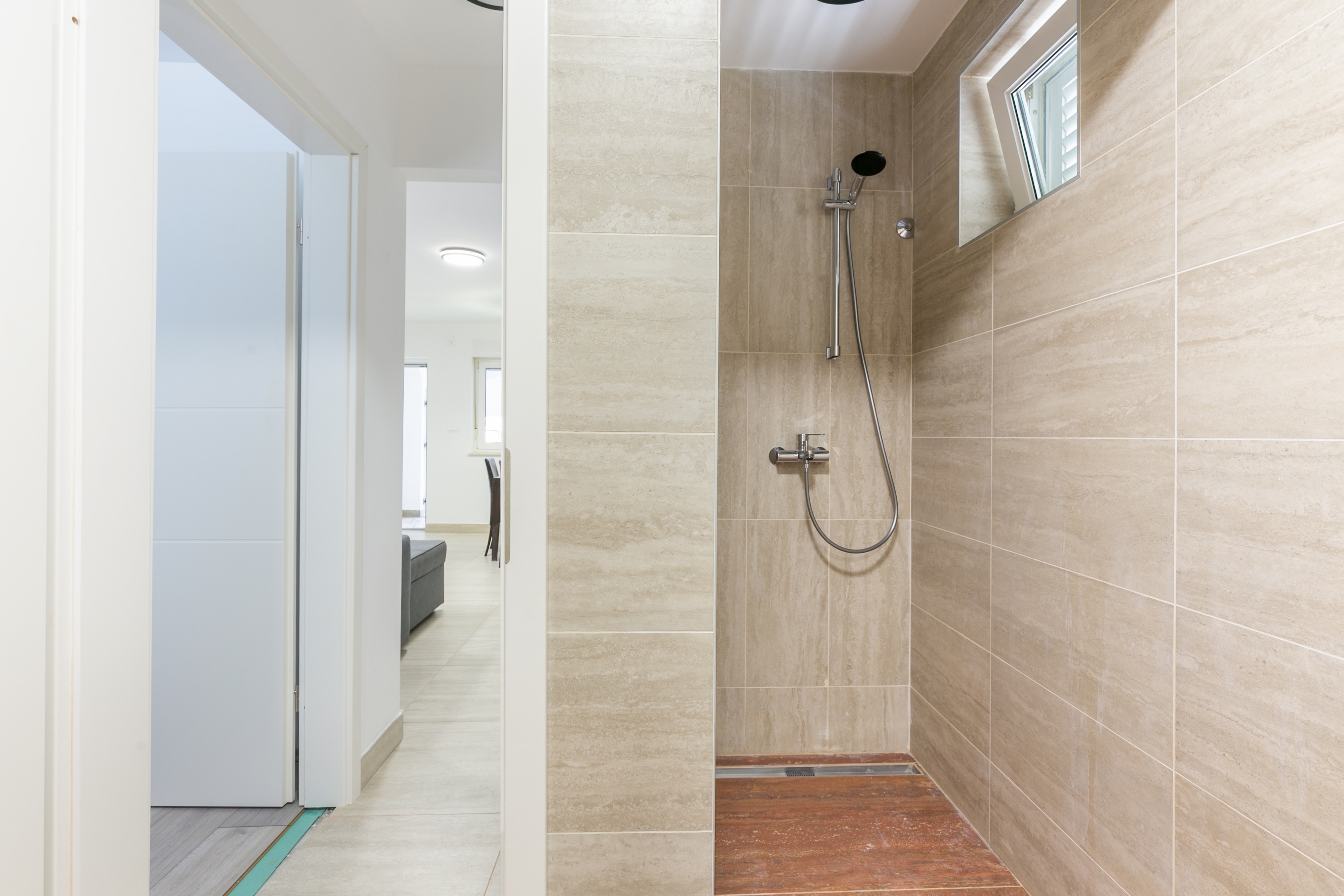 One bedroom apartment near beach Rogoznica  A-c