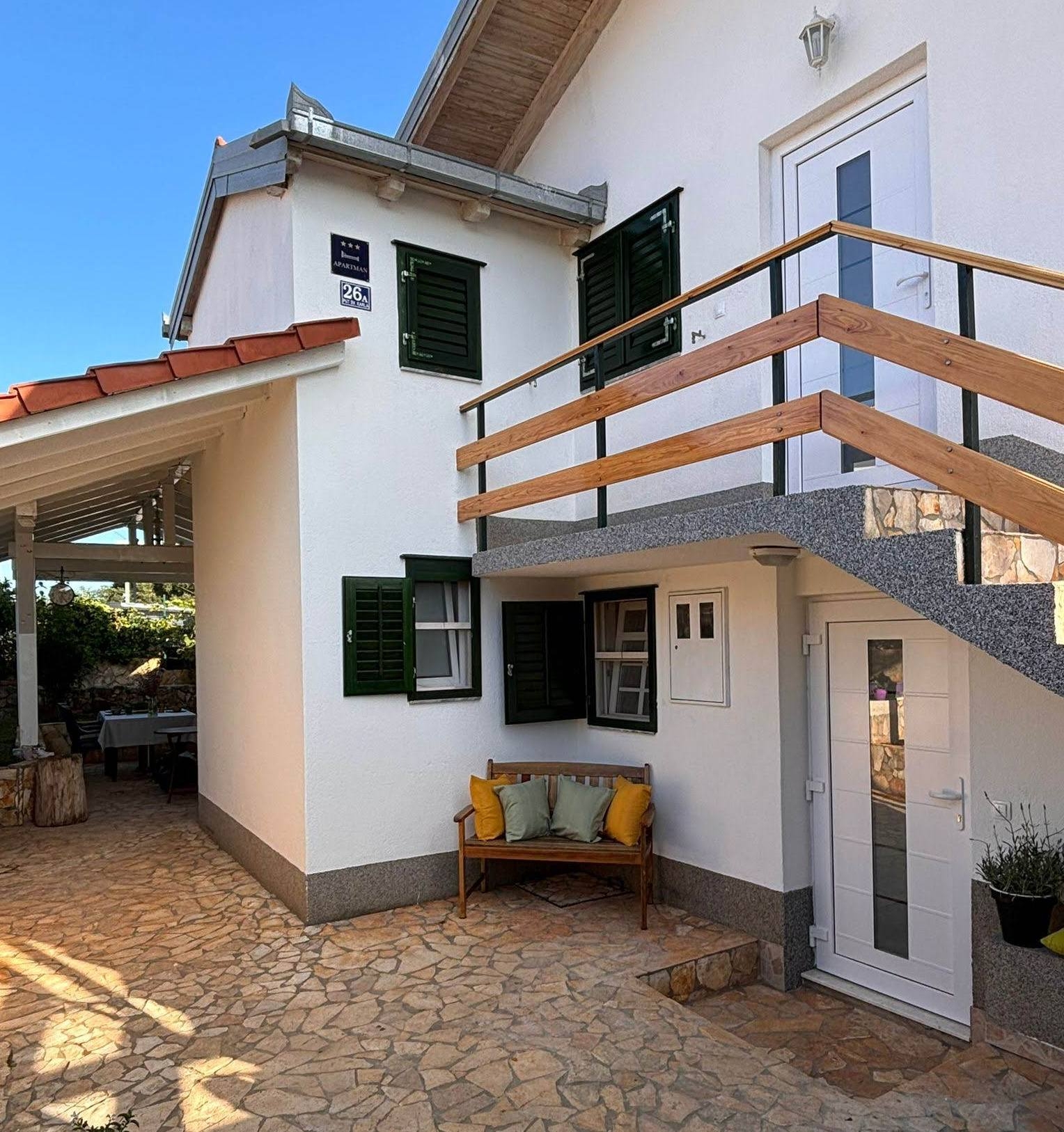 Two bedroom house with balcony and sea view Okrug Gornji, Čiovo  K