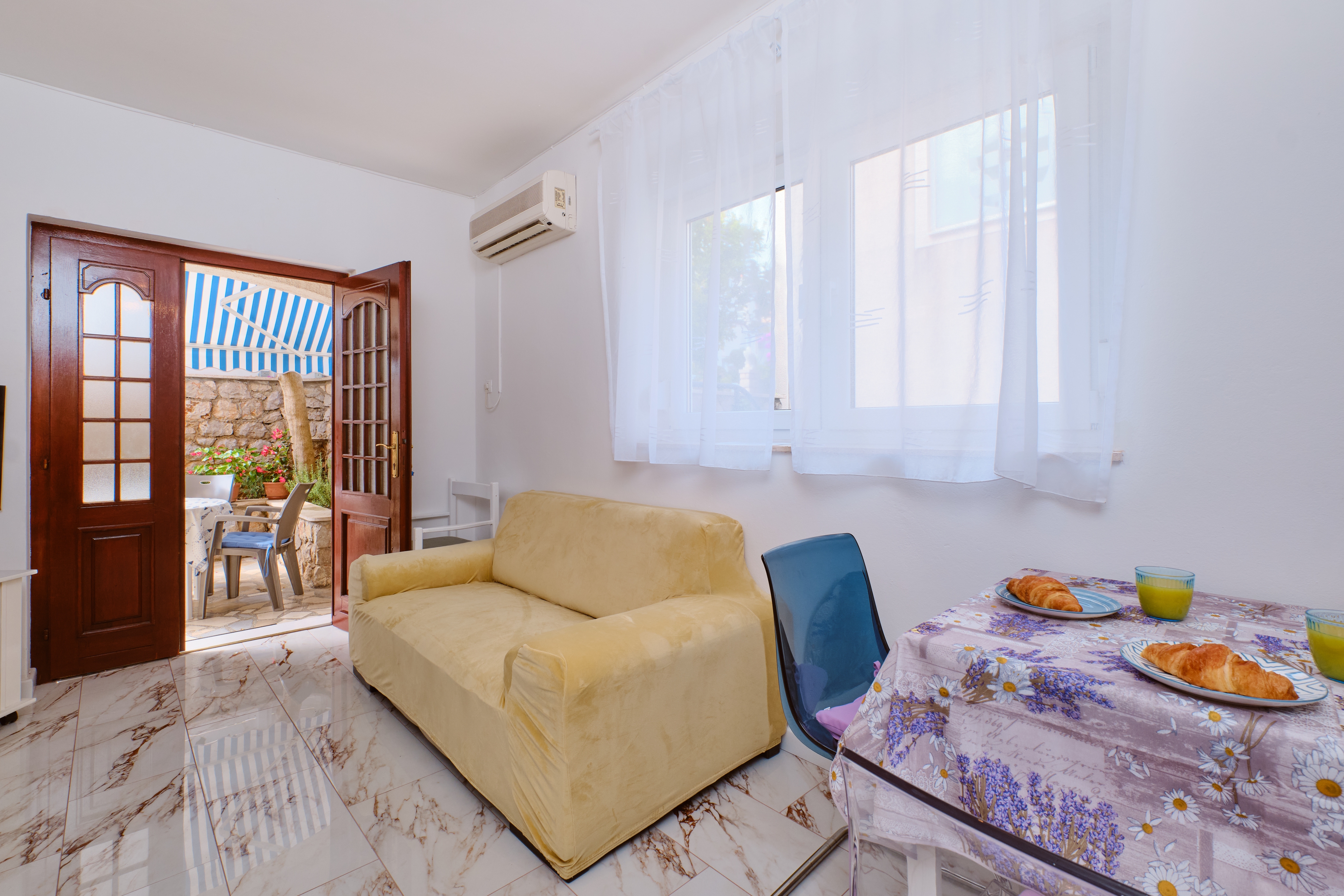One bedroom apartment with terrace Mali Lošinj, Lošinj (A-23418-a) One bedroom apartment with terrace Mali Lošinj, Lošinj (A-23418-a)