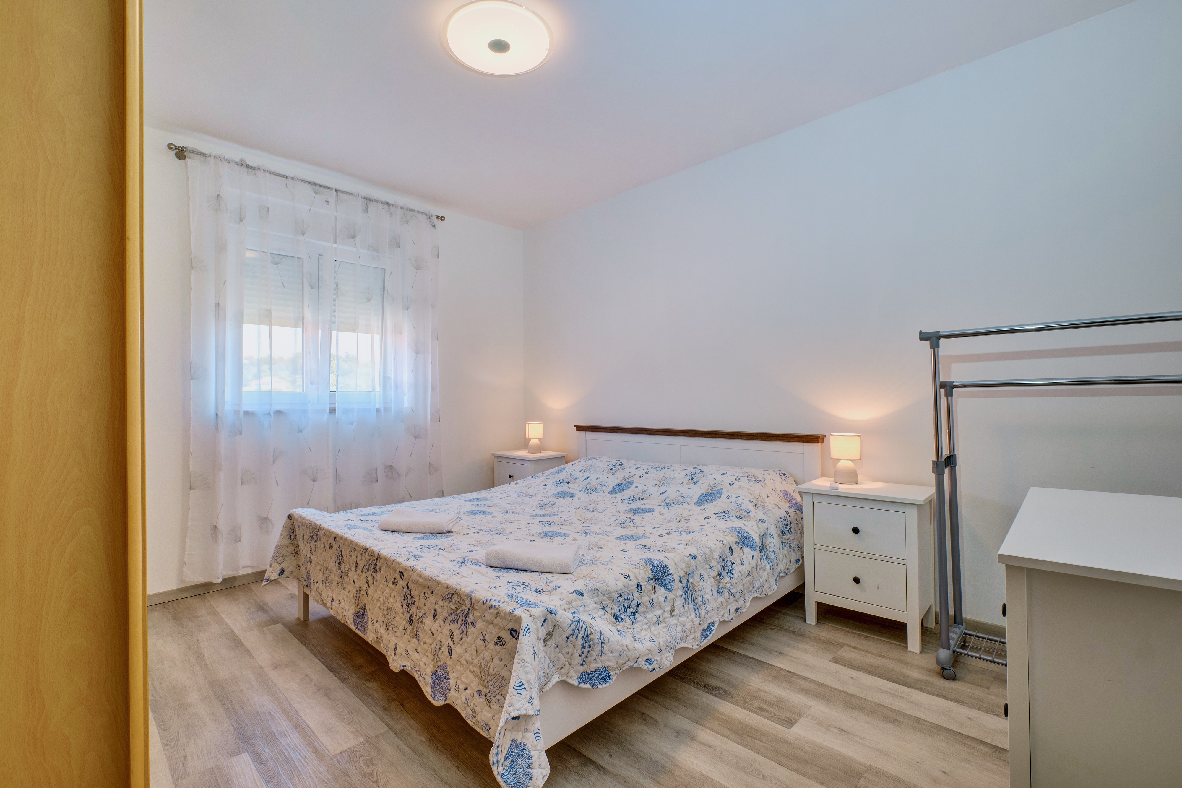 Two bedroom apartment with balcony and sea view Mali Lošinj, Lošinj (A-23418-b)
