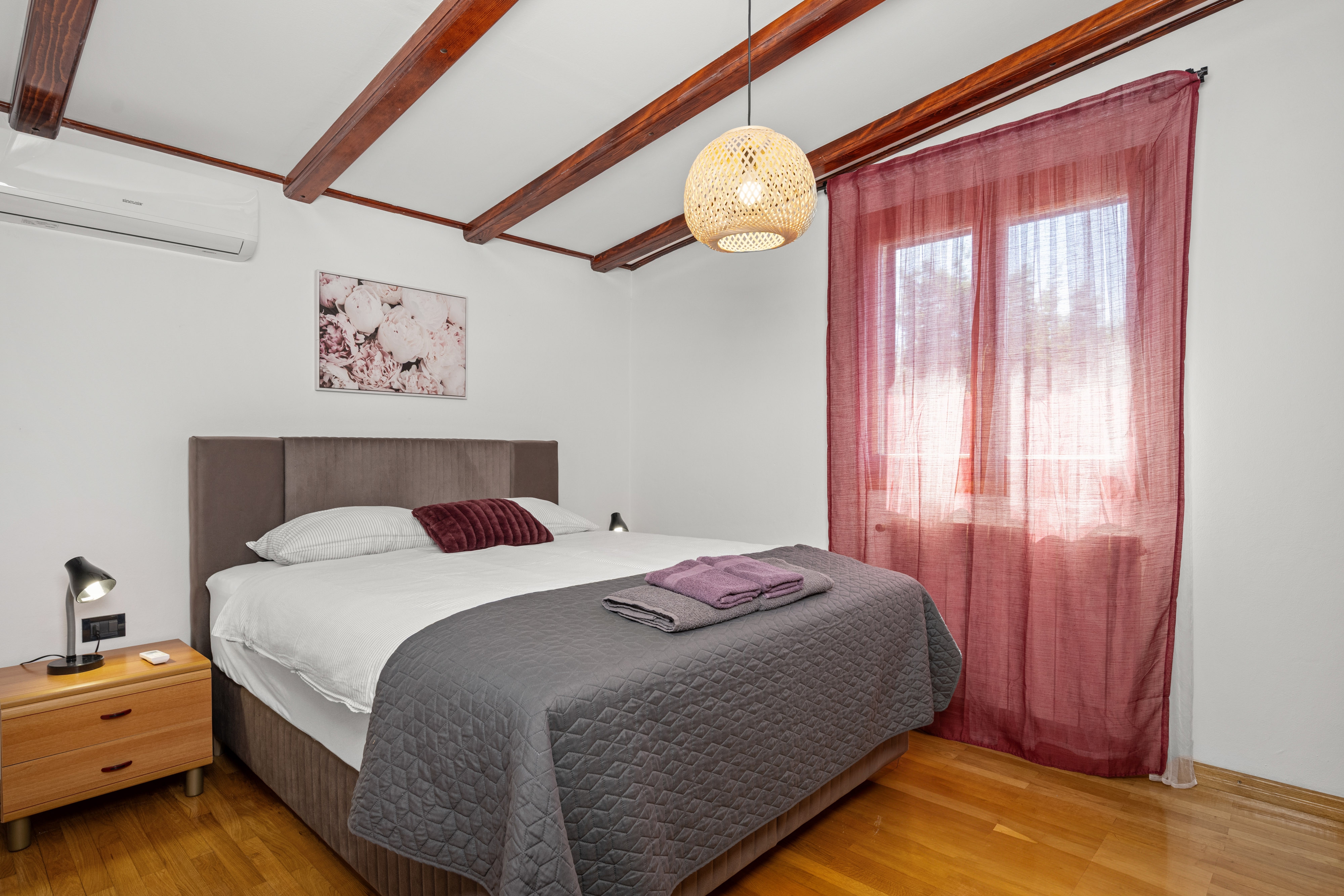 Three bedroom house with terrace Trget, Raša  K