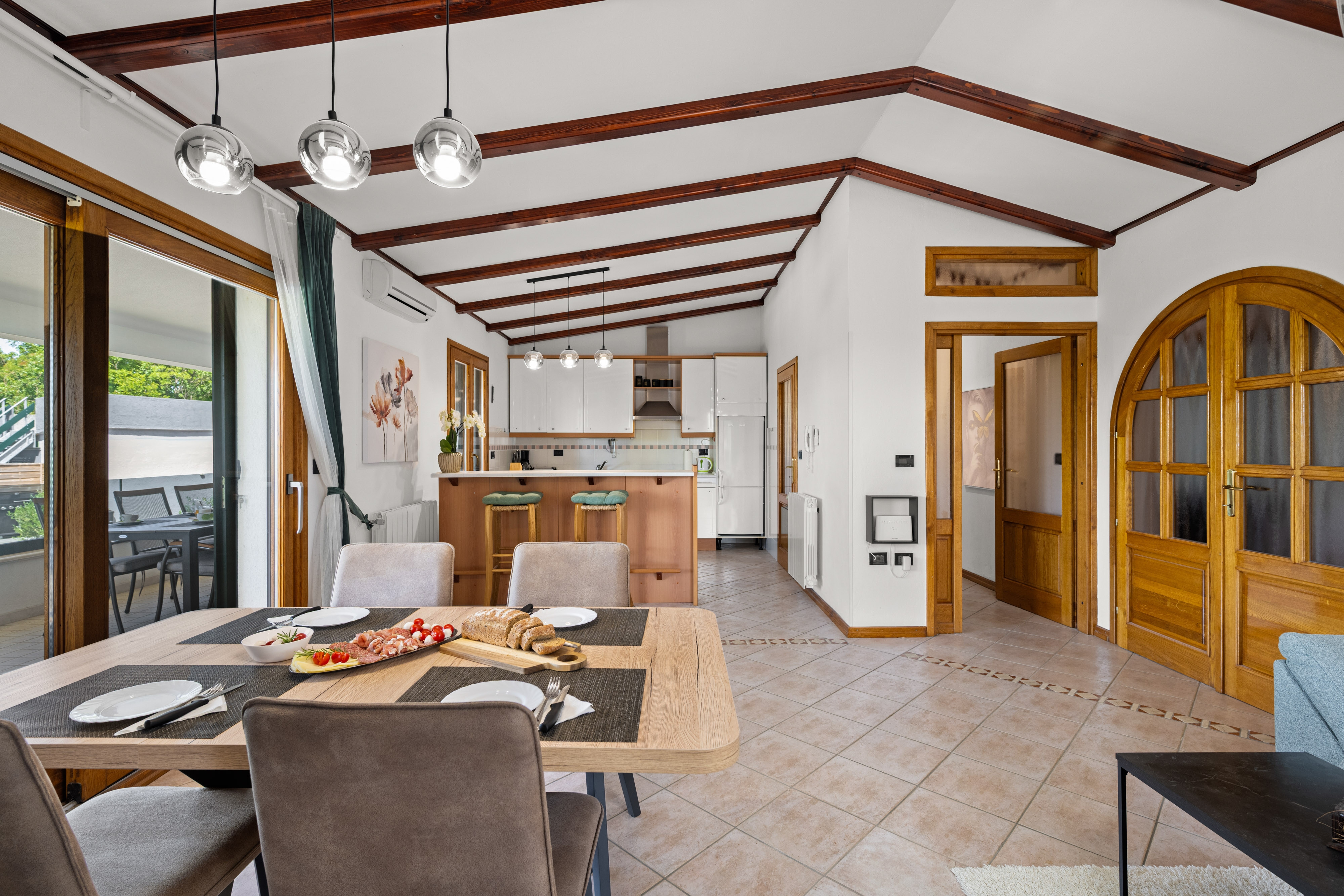 Three bedroom house with terrace Trget, Raša  K