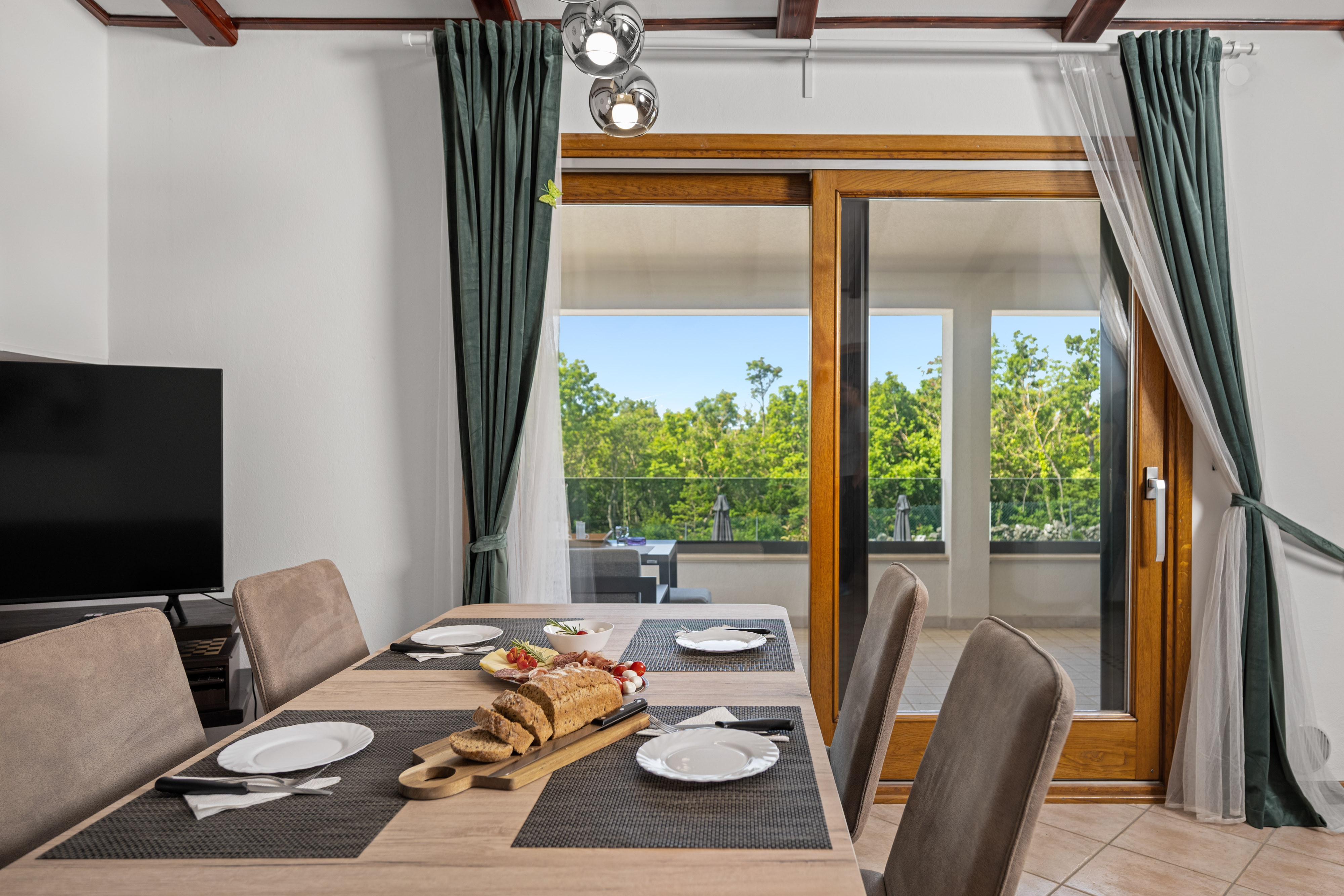 Three bedroom house with terrace Trget, Raša  K