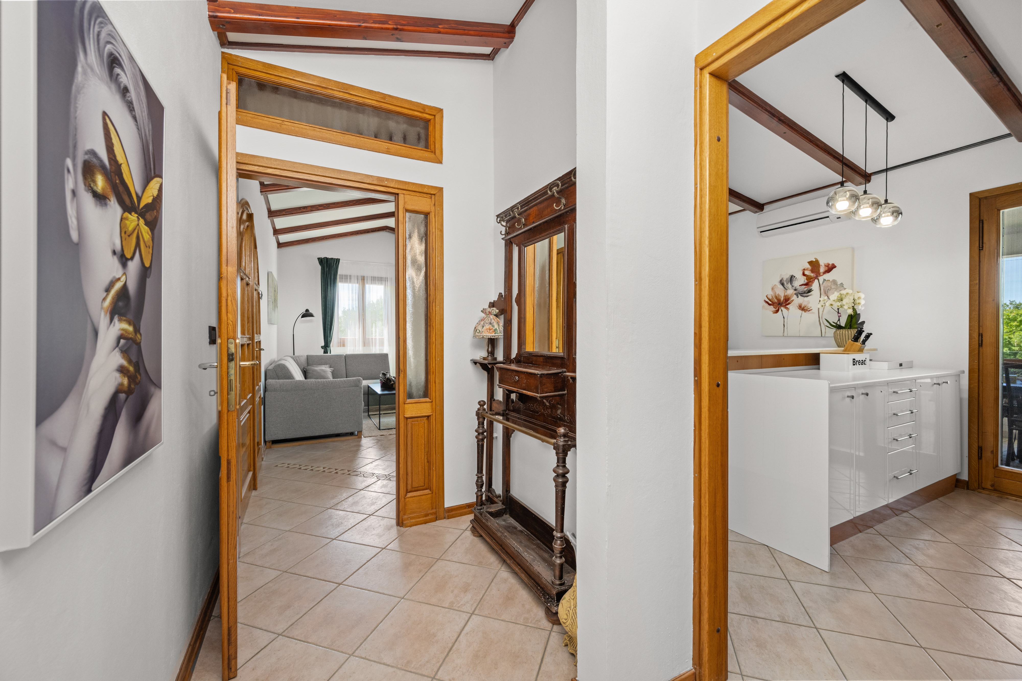 Three bedroom house with terrace Trget, Raša  K
