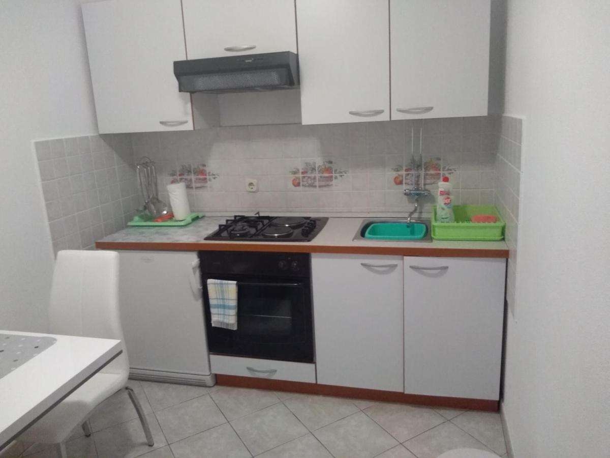 One bedroom apartment with balcony and sea view Kneža, Korčula  A-b