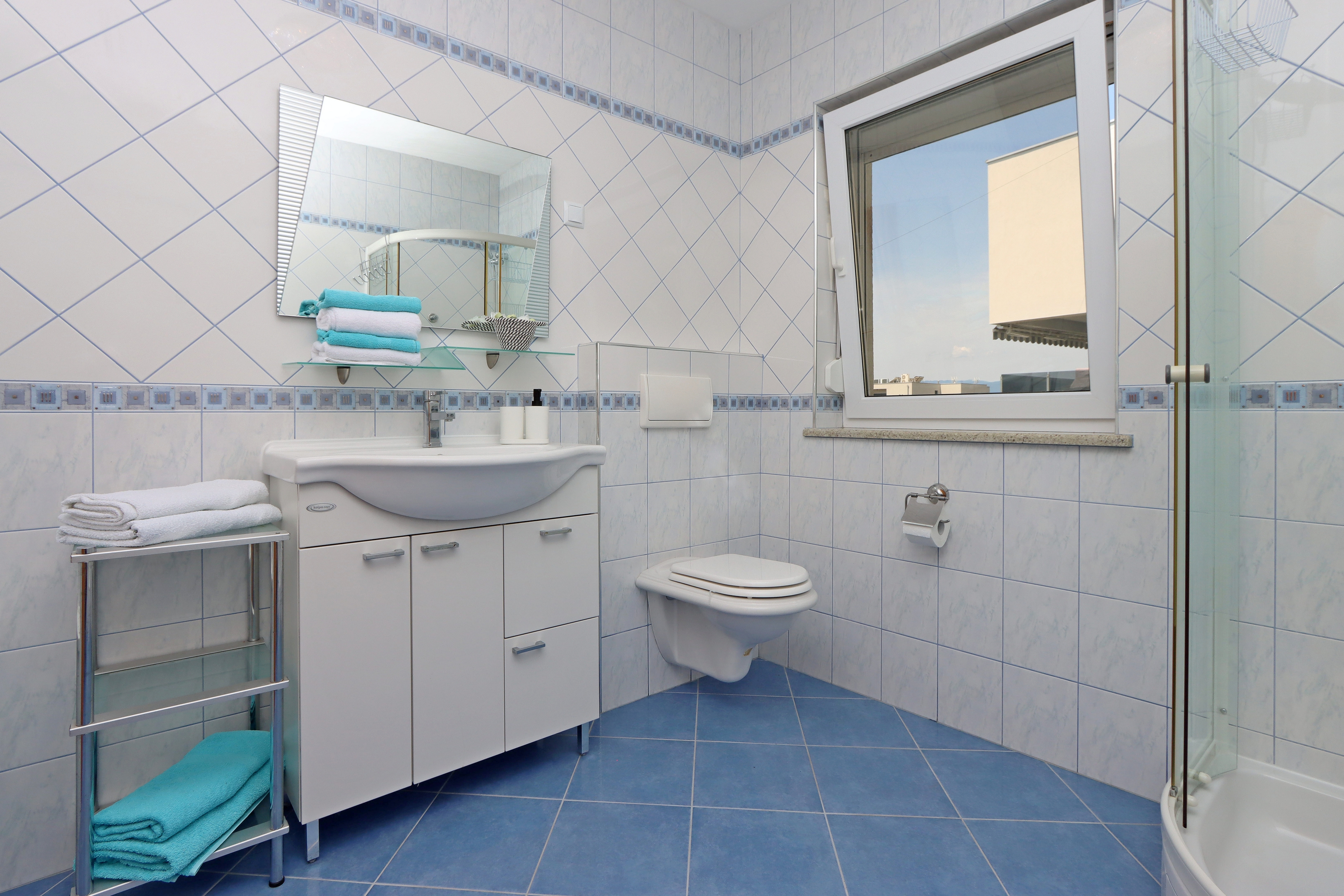 Two bedroom apartment with terrace and sea view Kostrena, Rijeka  A-b