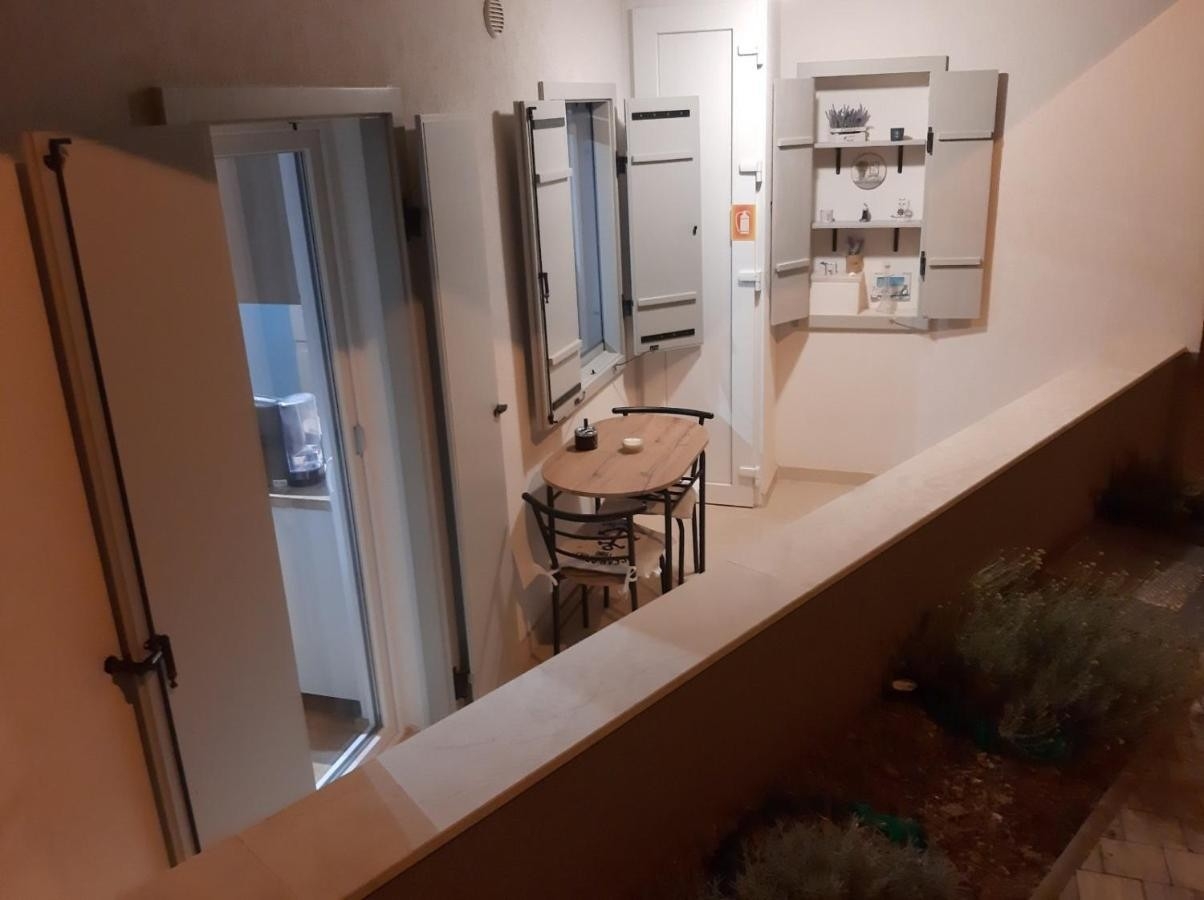 Two bedroom apartment with terrace Sveti Jakov, Lošinj  A-a