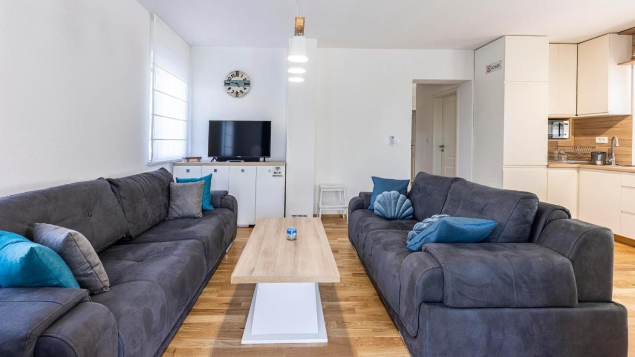 Two bedroom apartment with terrace Sveti Jakov, Lošinj  A-a