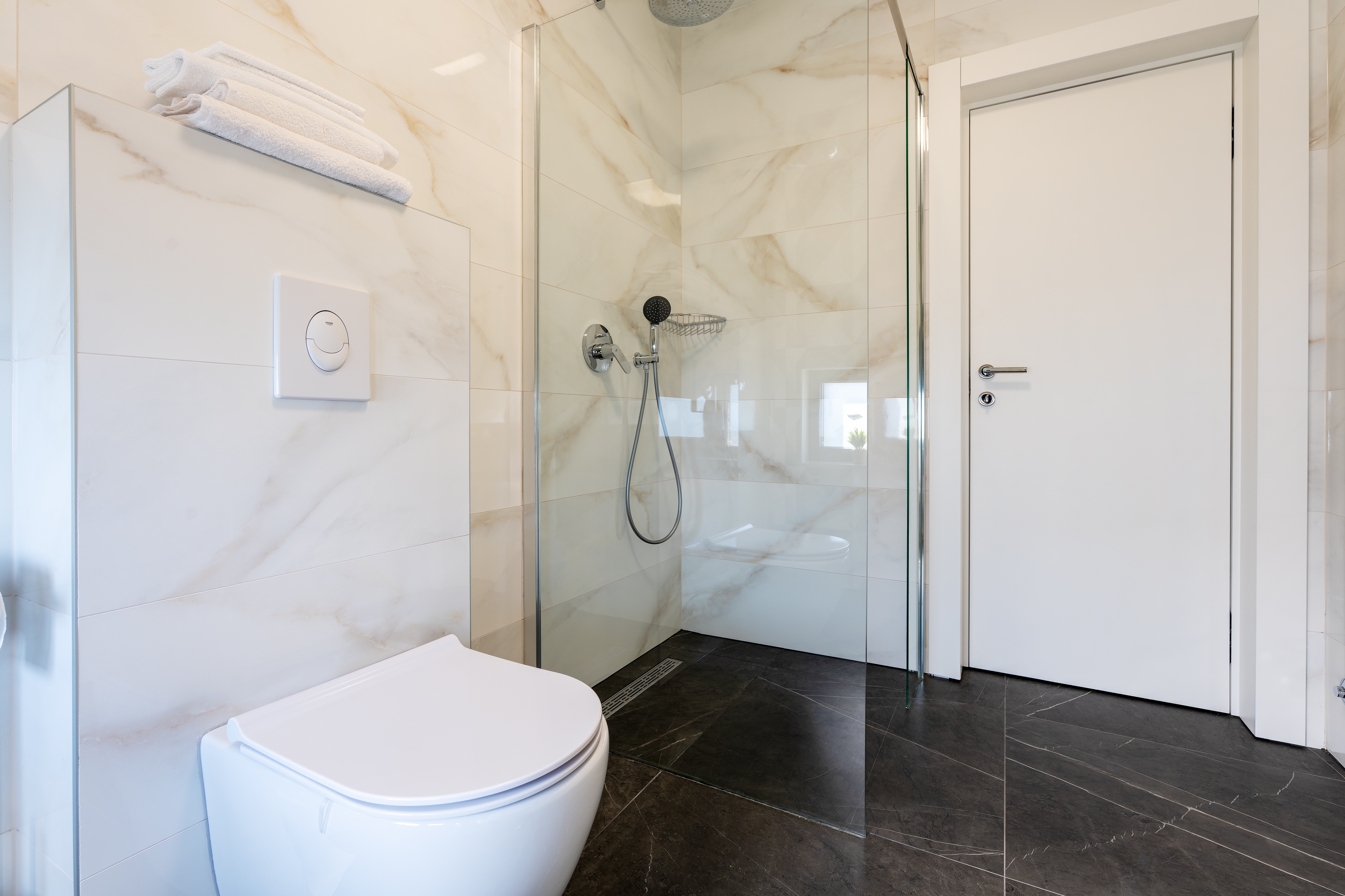 Two bedroom apartment with terrace and sea view Krvavica, Makarska  A-a