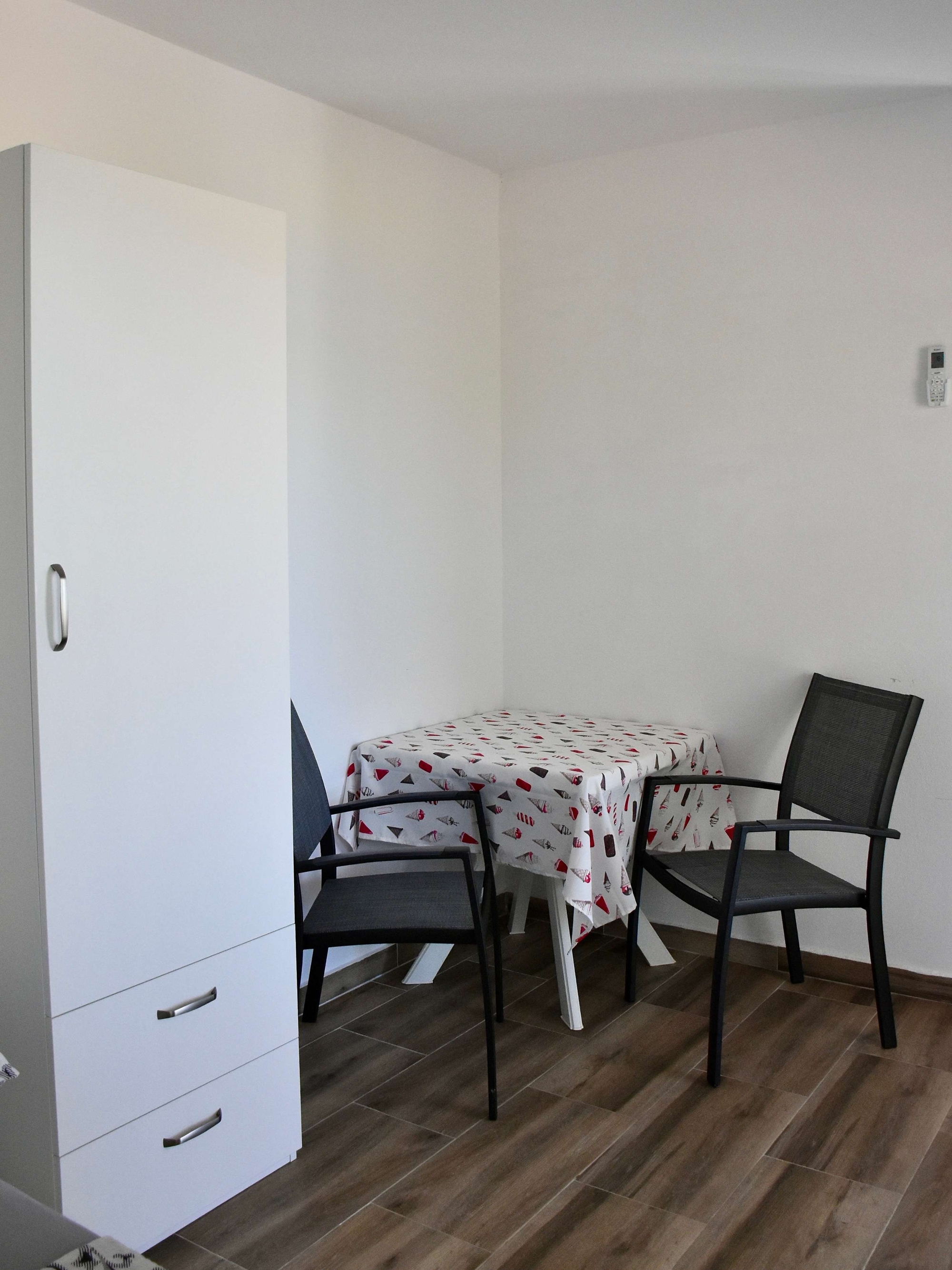 One bedroom house near beach Cove Krlić, Pag (K-23435) One bedroom house near beach Cove Krlić, Pag (K-23435)