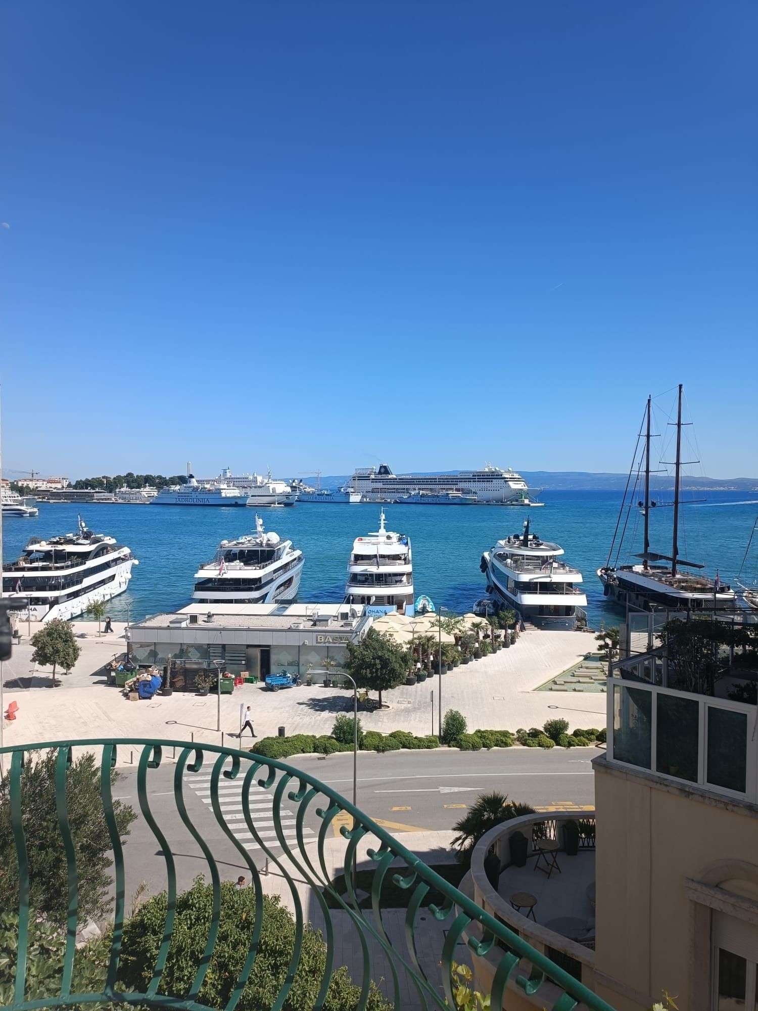 Two bedroom apartment with balcony and sea view Split  A-a