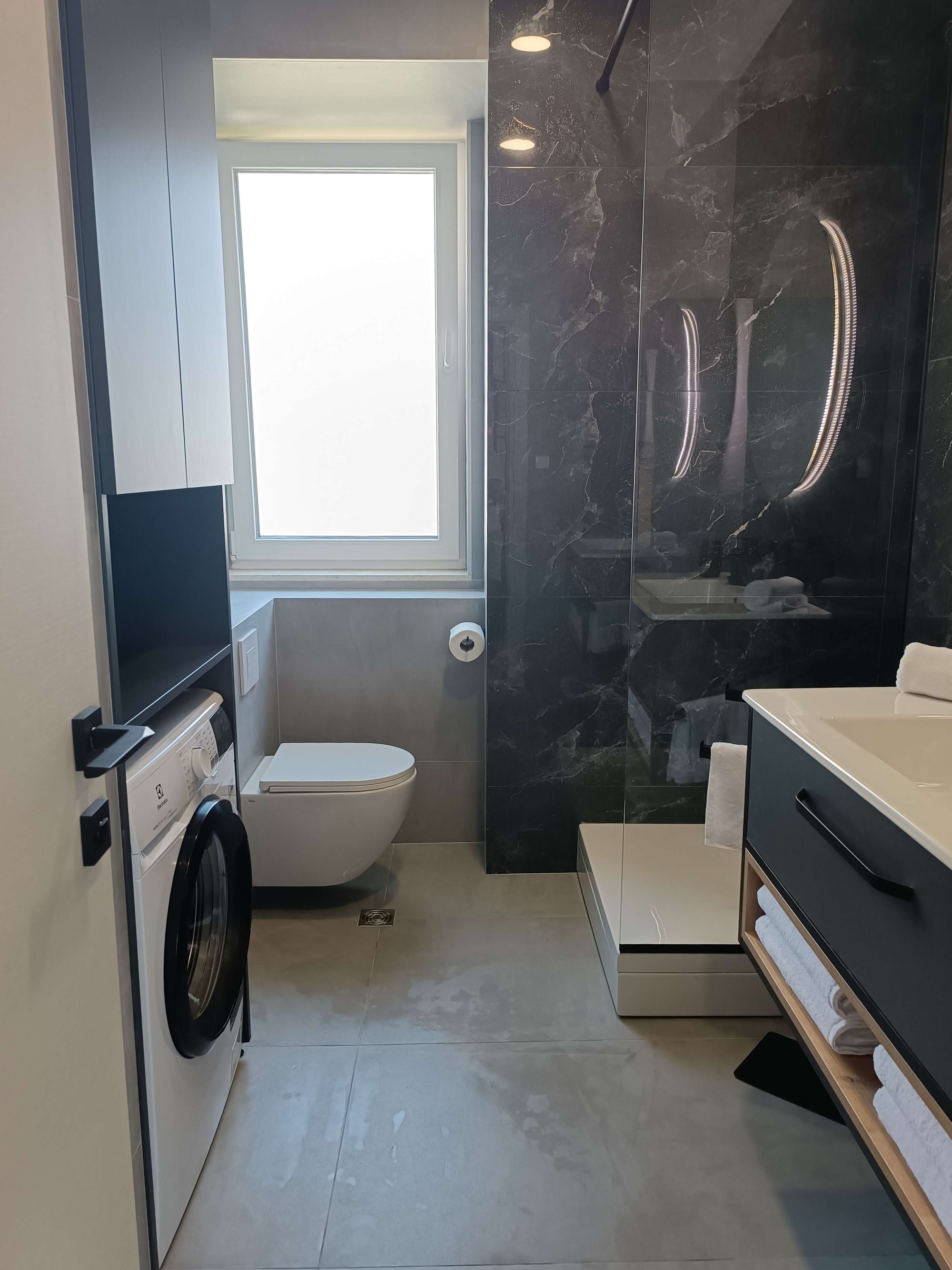 Two bedroom apartment with balcony and sea view Split  A-a
