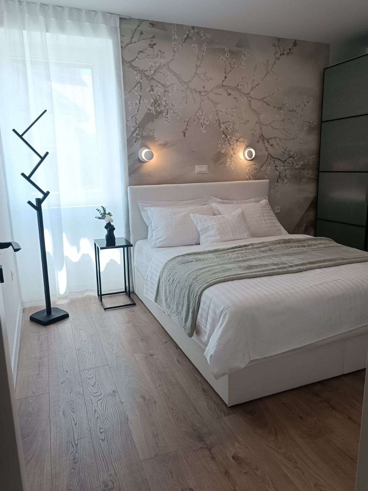 Two bedroom apartment with balcony and sea view Split  A-a