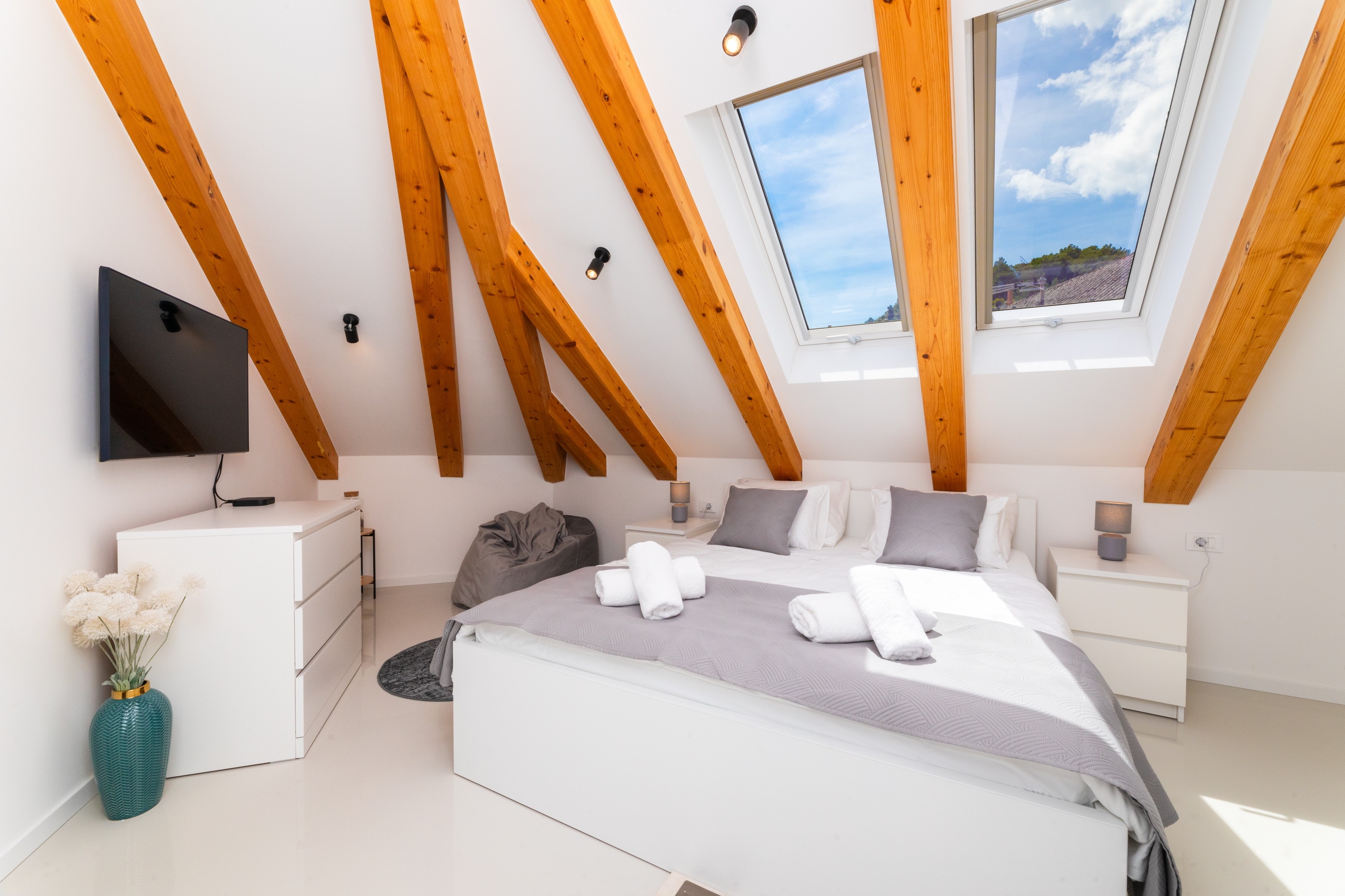 Two bedroom apartment with balcony Pučišća, Brač  A-a