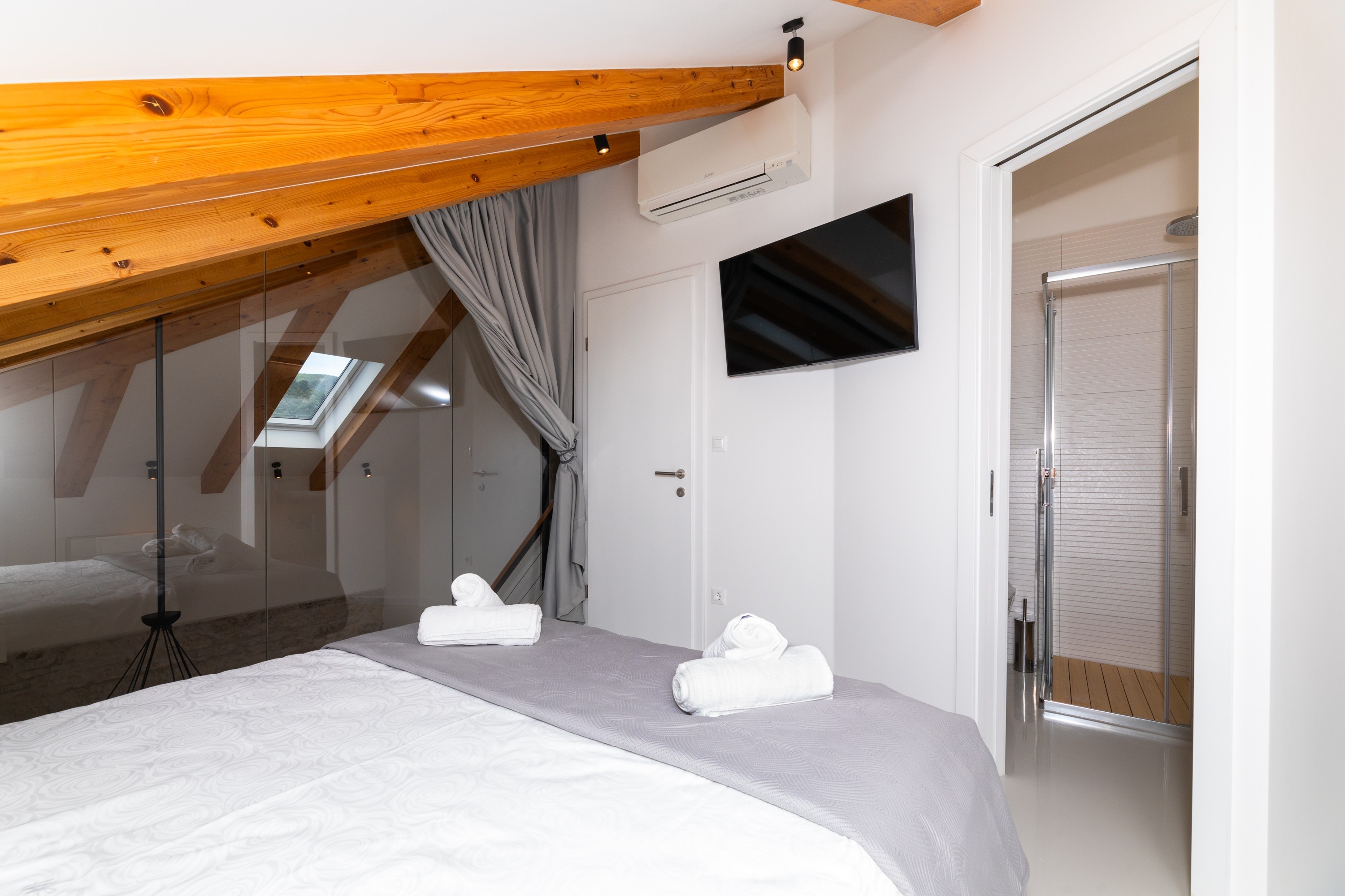 Two bedroom apartment with balcony Pučišća, Brač  A-a
