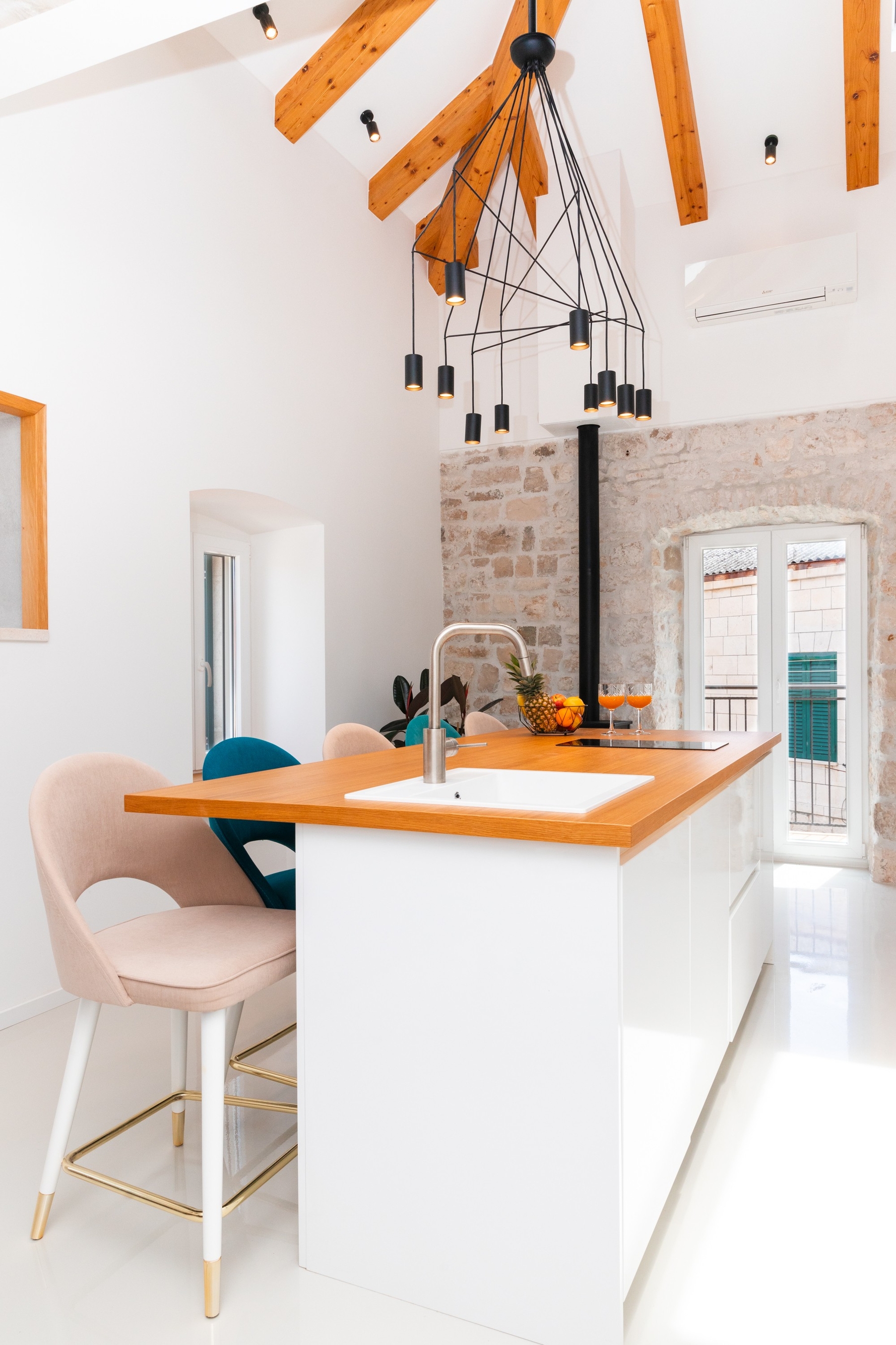 Two bedroom apartment with balcony Pučišća, Brač  A-a