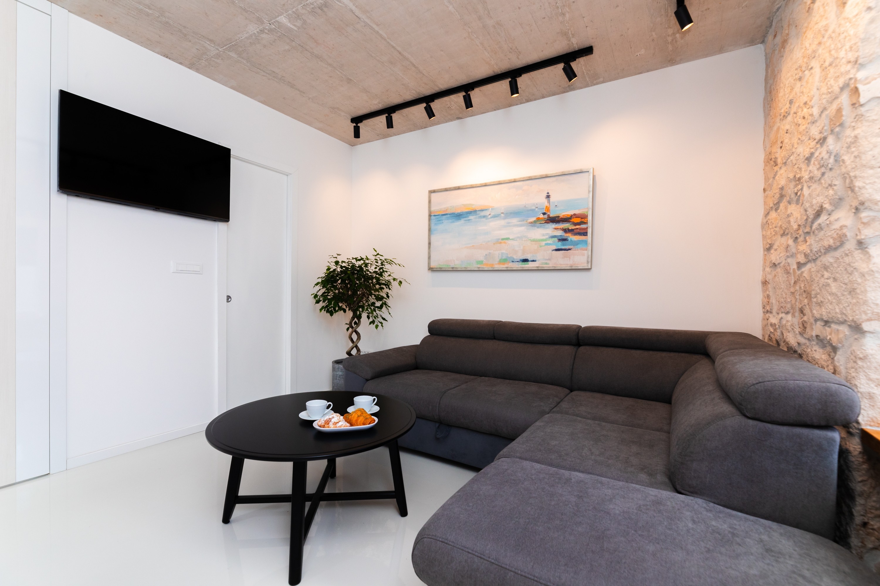 Two bedroom apartment with balcony Pučišća, Brač  A-a