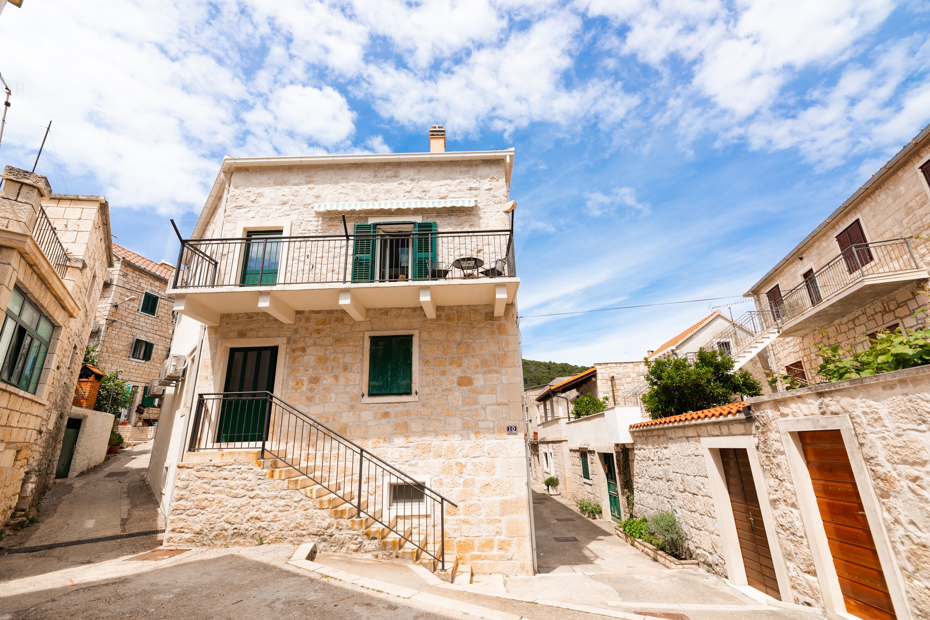 Two bedroom apartment with balcony Pučišća, Brač  A-a