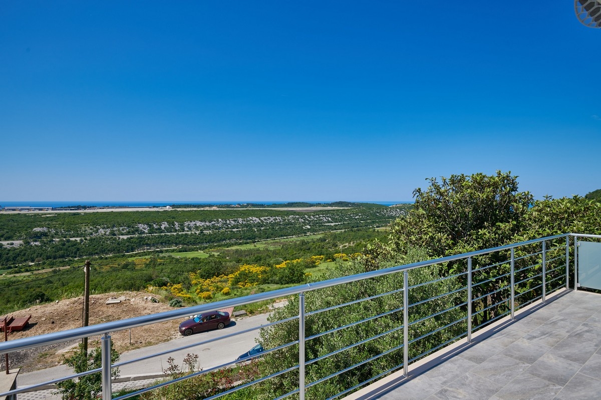 Three bedroom apartment with balcony and sea view Uskoplje, Dubrovnik  A-a