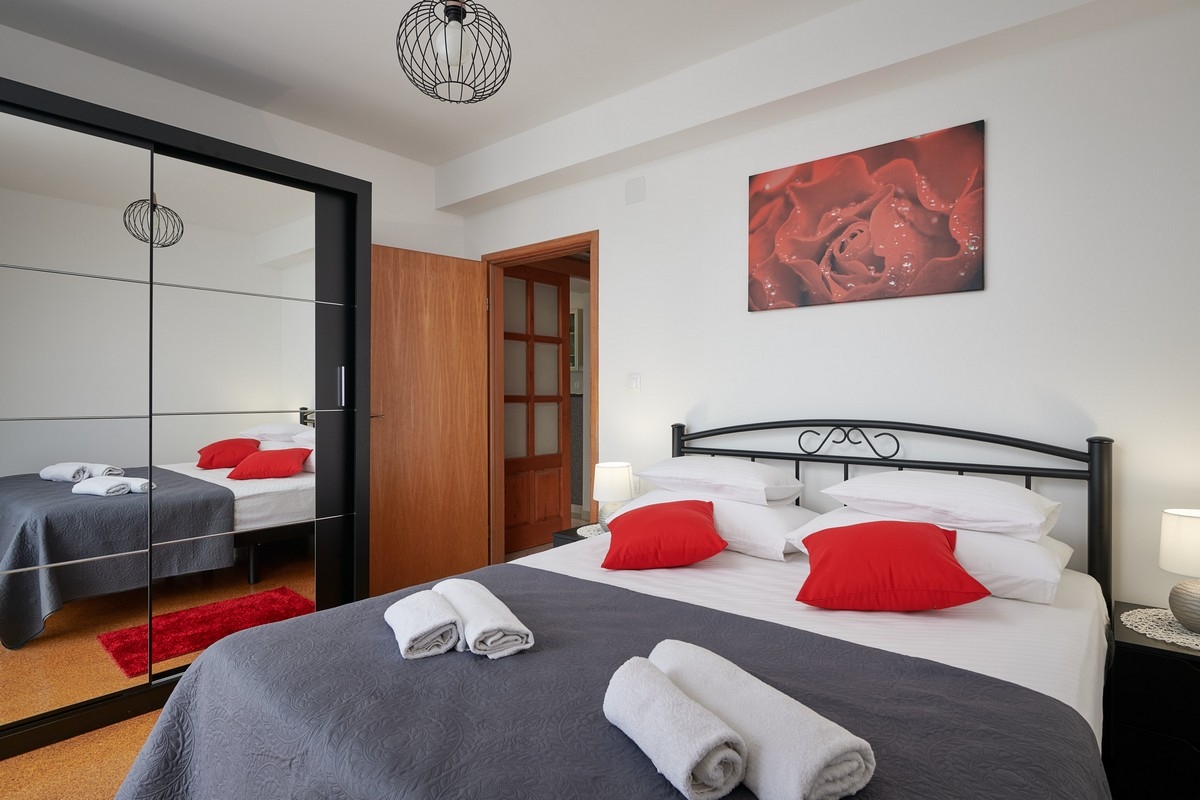 Three bedroom apartment with balcony and sea view Uskoplje, Dubrovnik  A-a