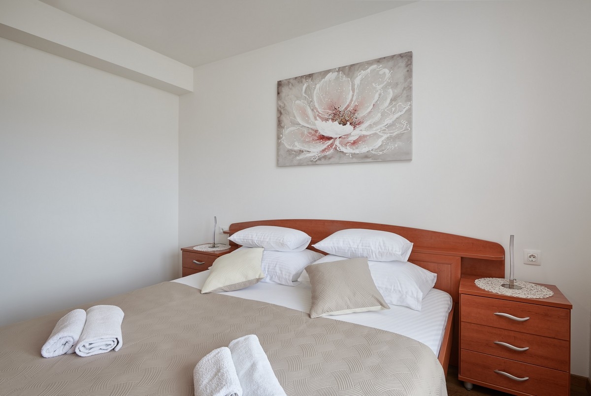 Three bedroom apartment with balcony and sea view Uskoplje, Dubrovnik  A-a