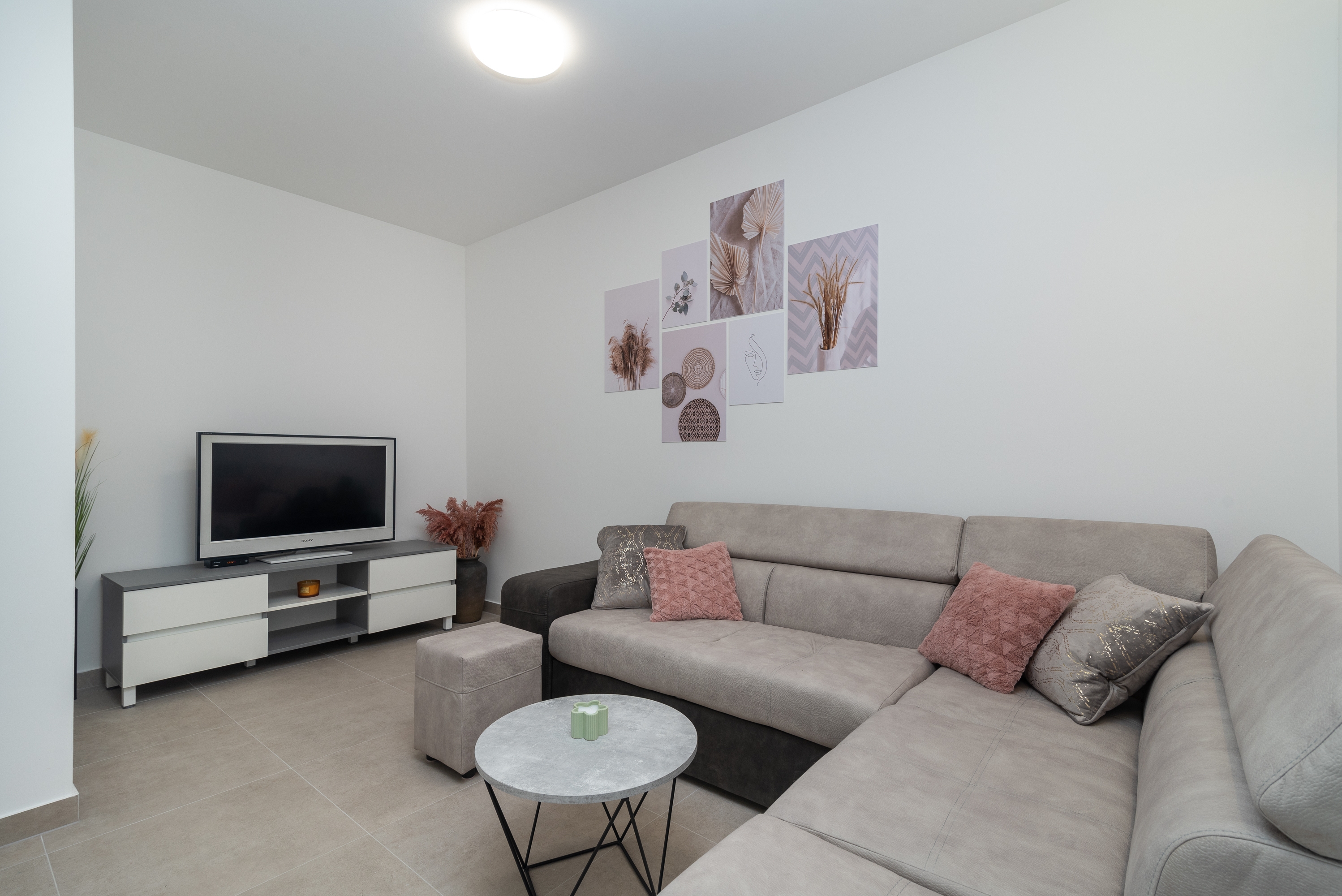 Two bedroom apartment with terrace Trogir  A-a