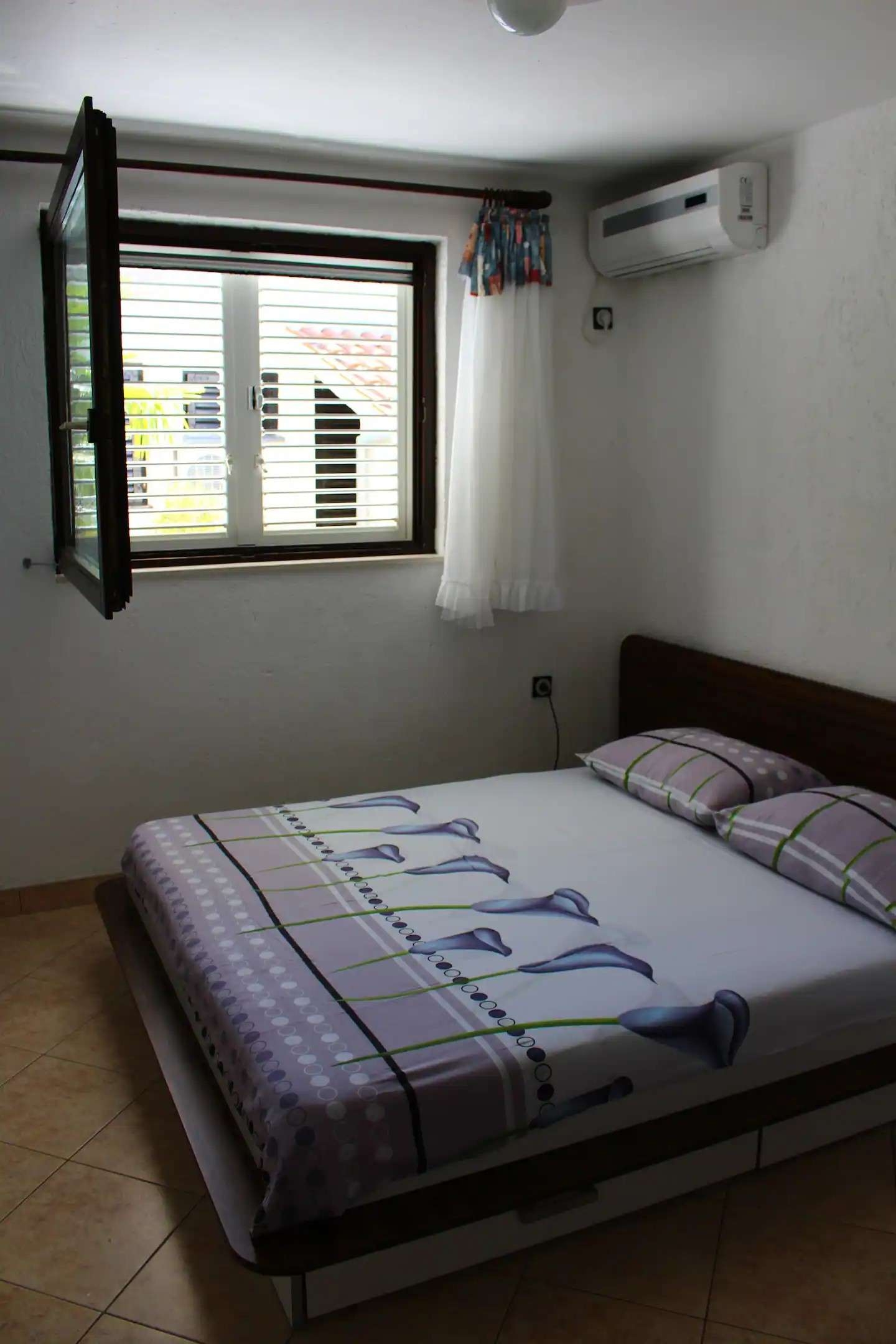 Three bedroom apartment with balcony and sea view Drage, Biograd  A-a