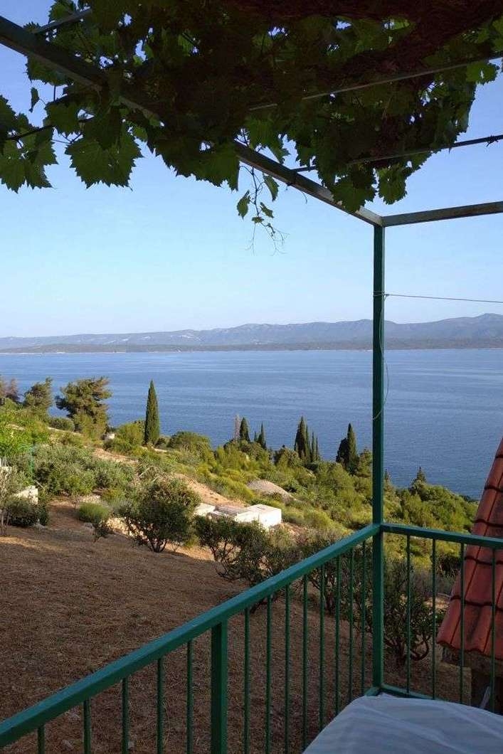 One bedroom apartment with terrace and sea view Murvica, Brač  A-b