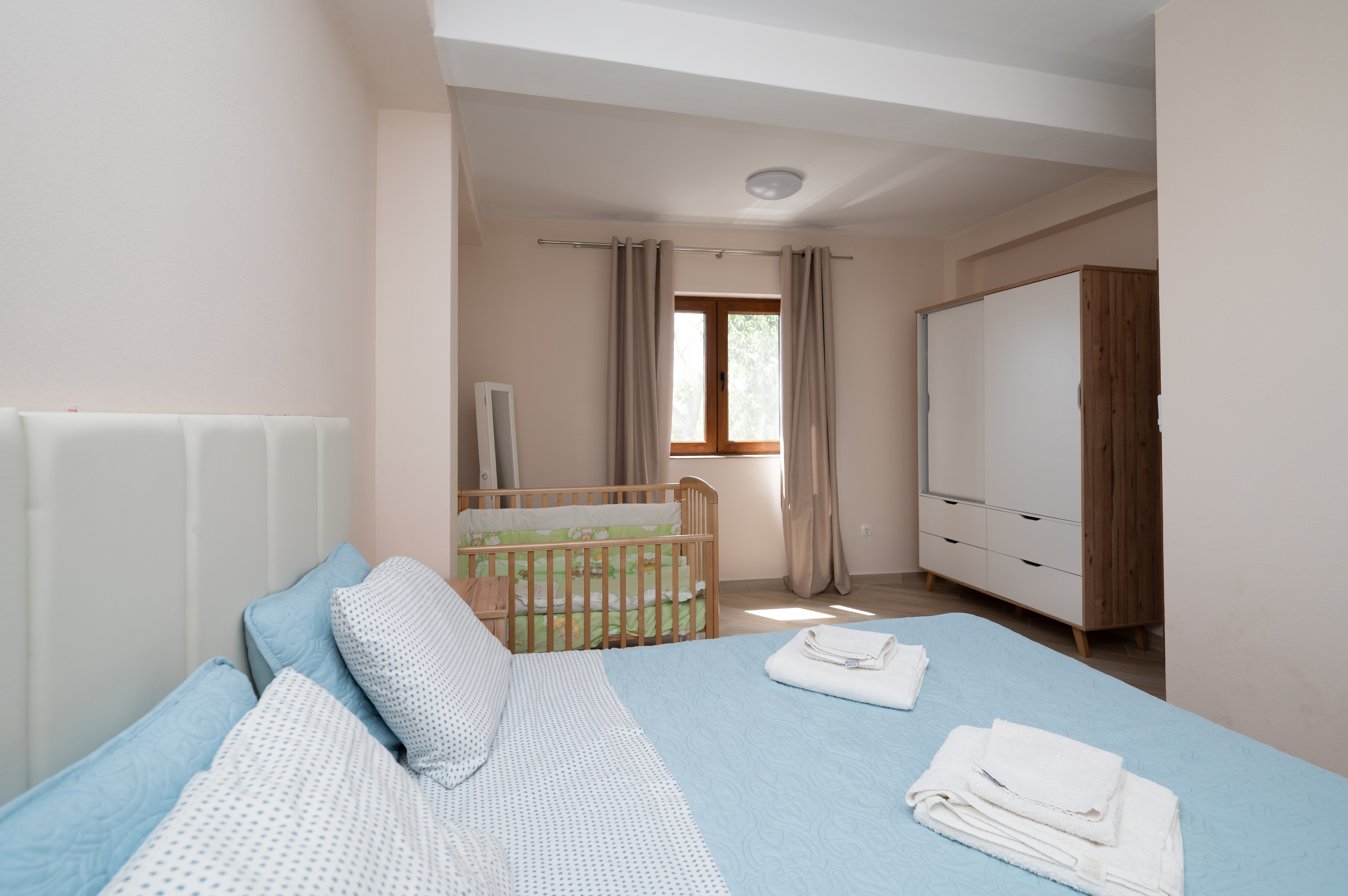 Four bedroom house with terrace and sea view Pakoštane, Biograd  K