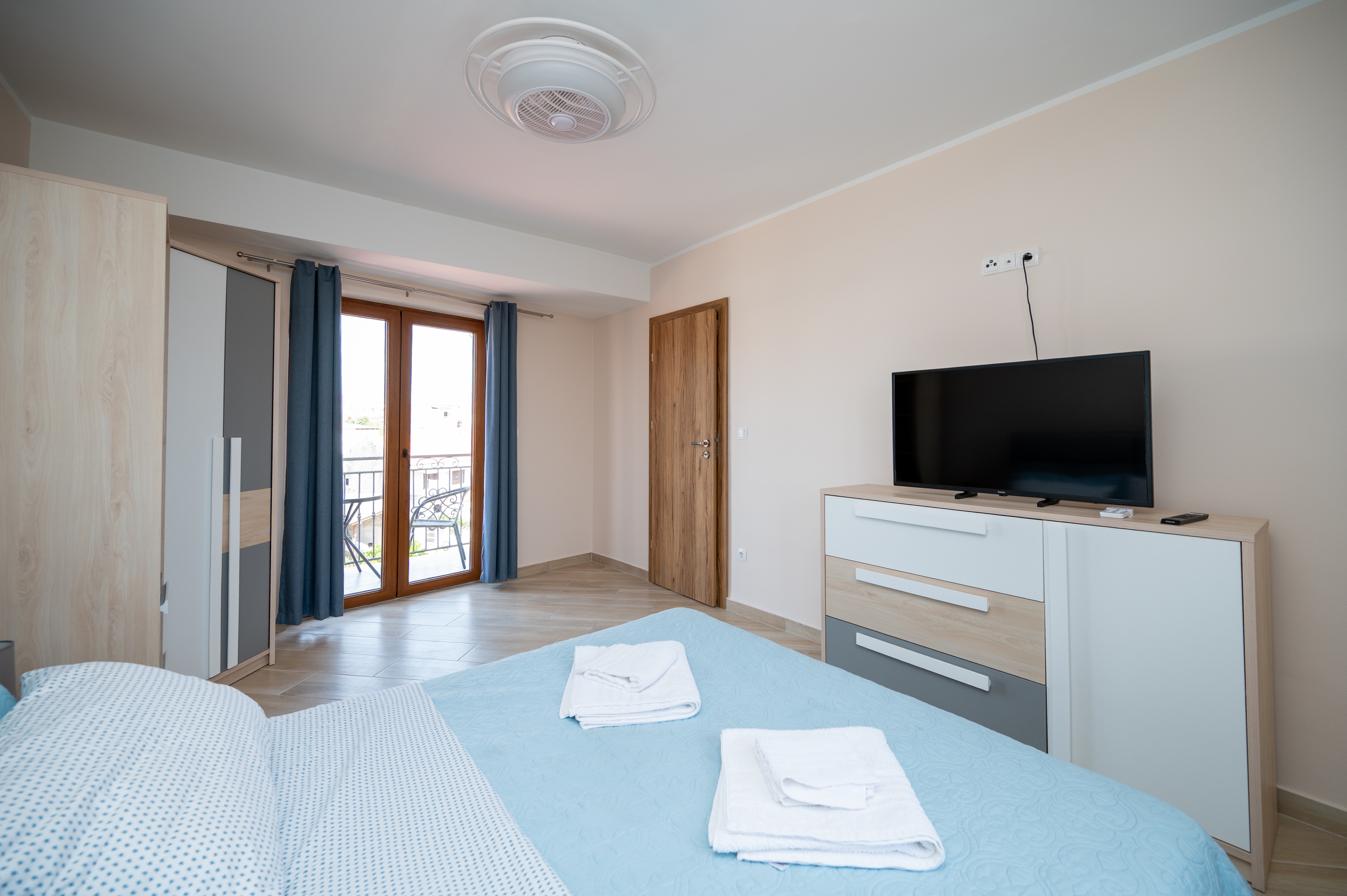 Four bedroom house with terrace and sea view Pakoštane, Biograd  K