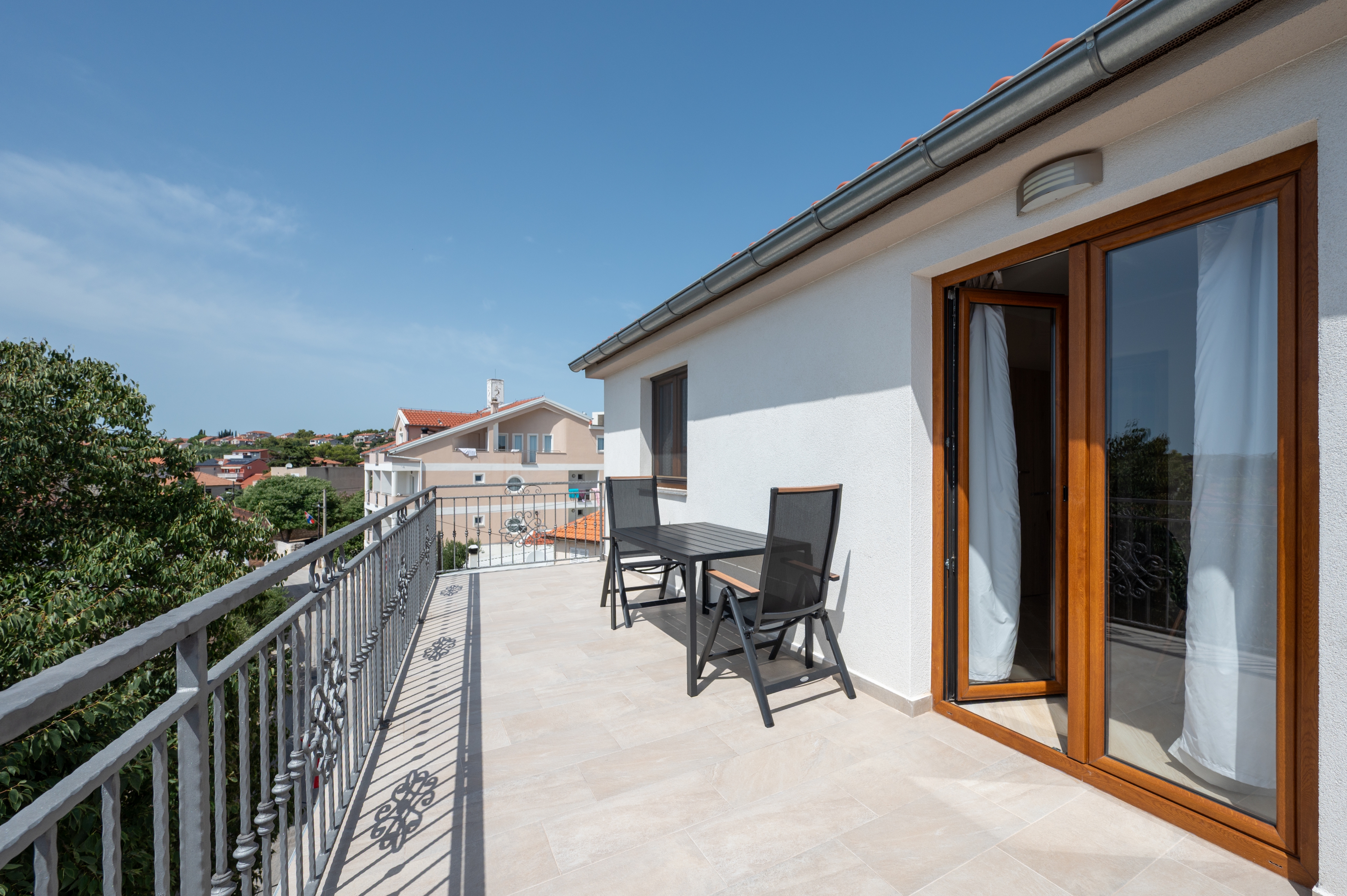 Four bedroom house with terrace and sea view Pakoštane, Biograd  K