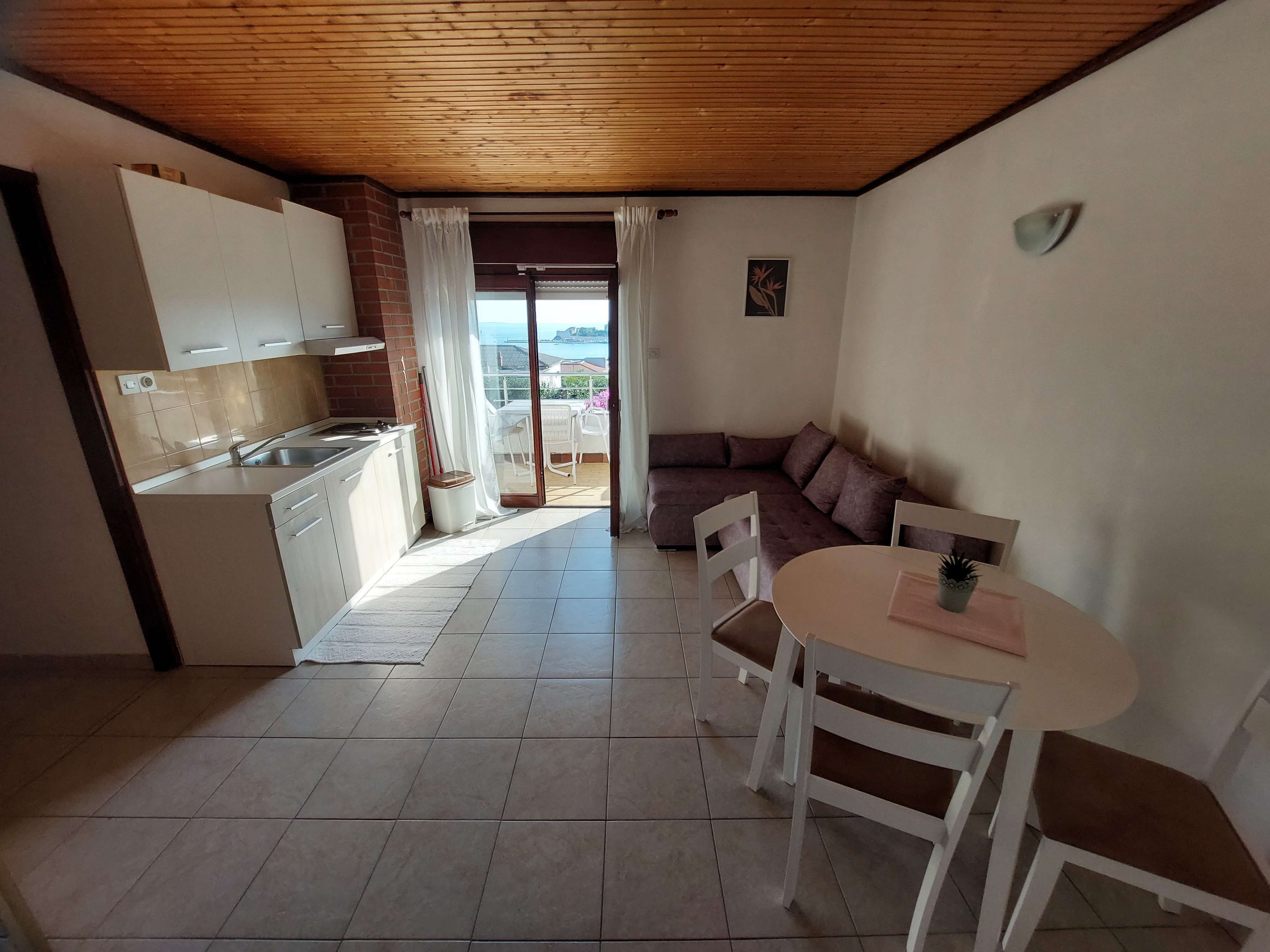 Two bedroom apartment with balcony and sea view Banjol (Rab) (A-23468-b) Two bedroom apartment with balcony and sea view Banjol (Rab) (A-23468-b)