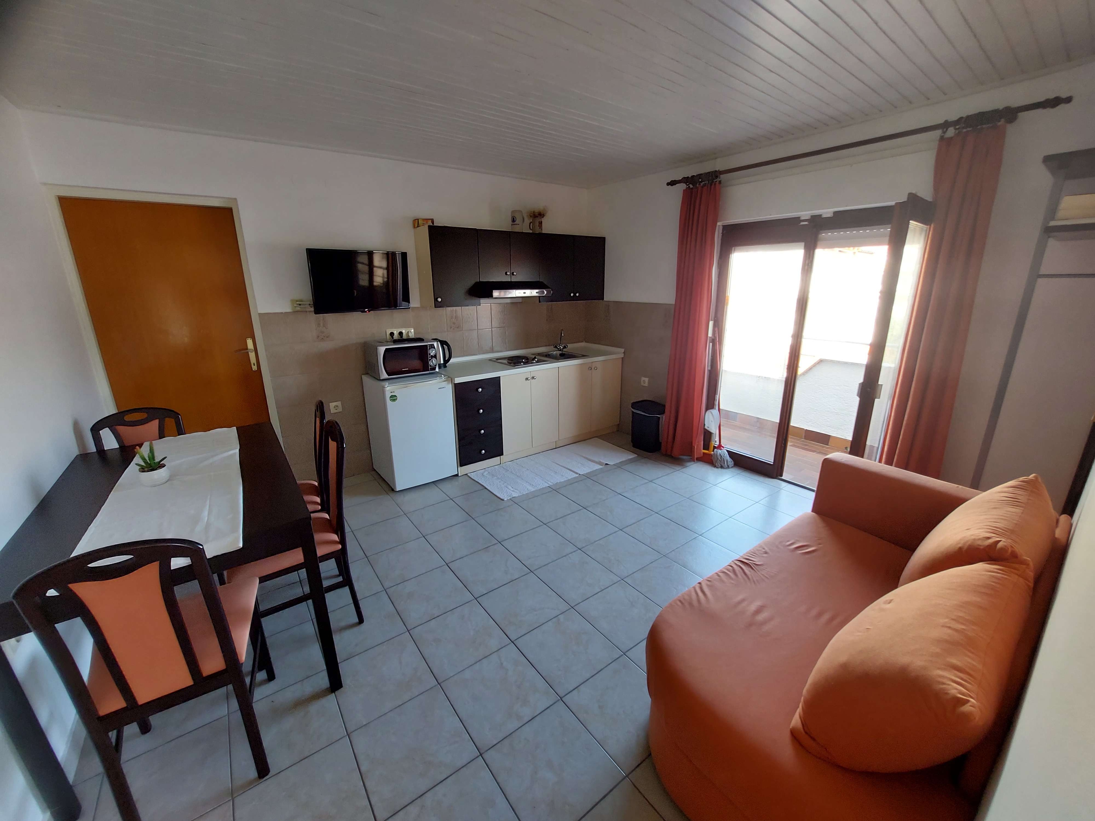 Two bedroom apartment with balcony and sea view Banjol (Rab) (A-23468-c)